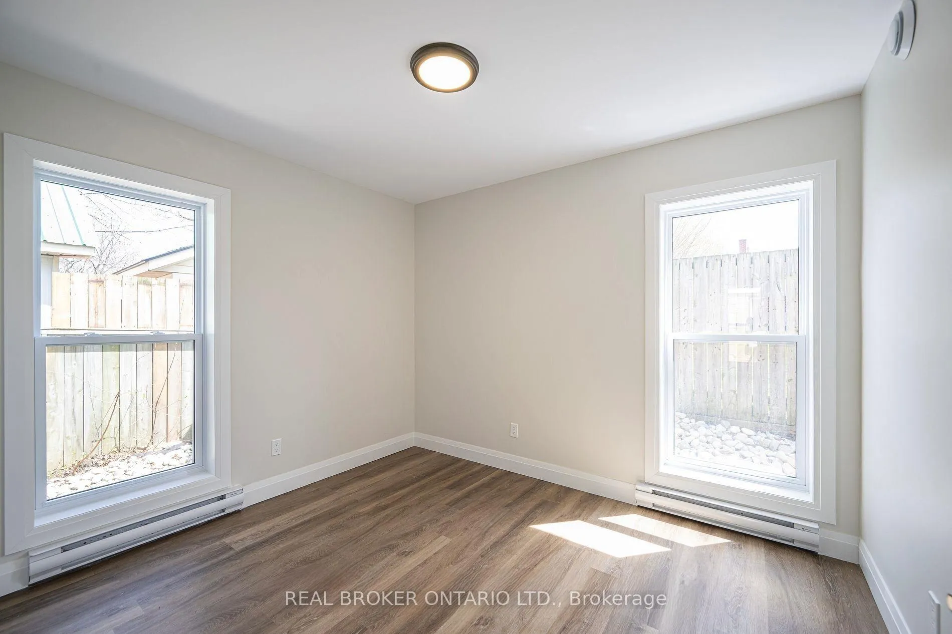 Photo 6 of 685 Frederick Street, Kitchener, Heritage Park/Rosemount — HOMEH