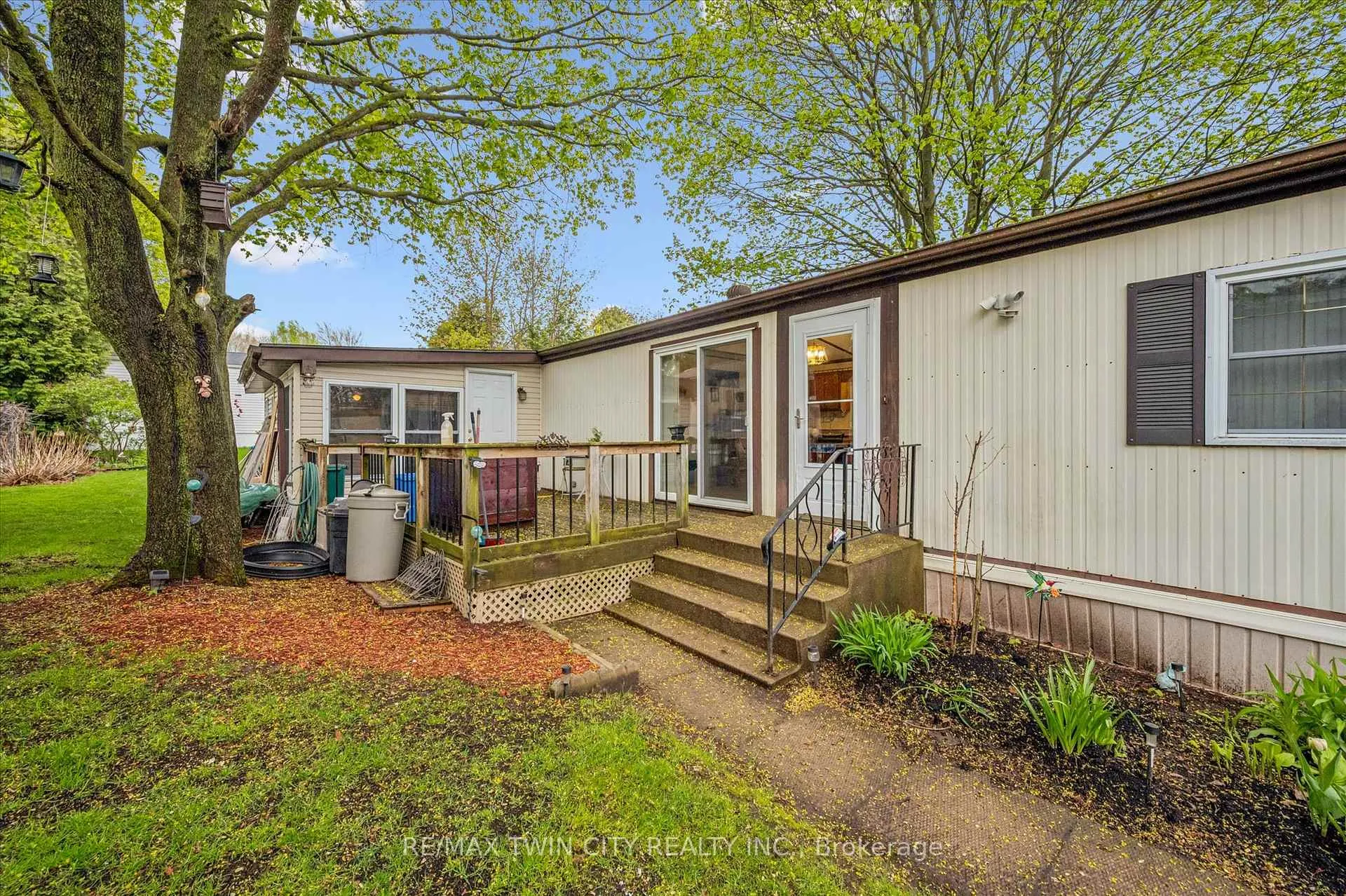 Photo 4 of 1294 8th Concession Road W, Hamilton, Rural Flamborough — HOMEH