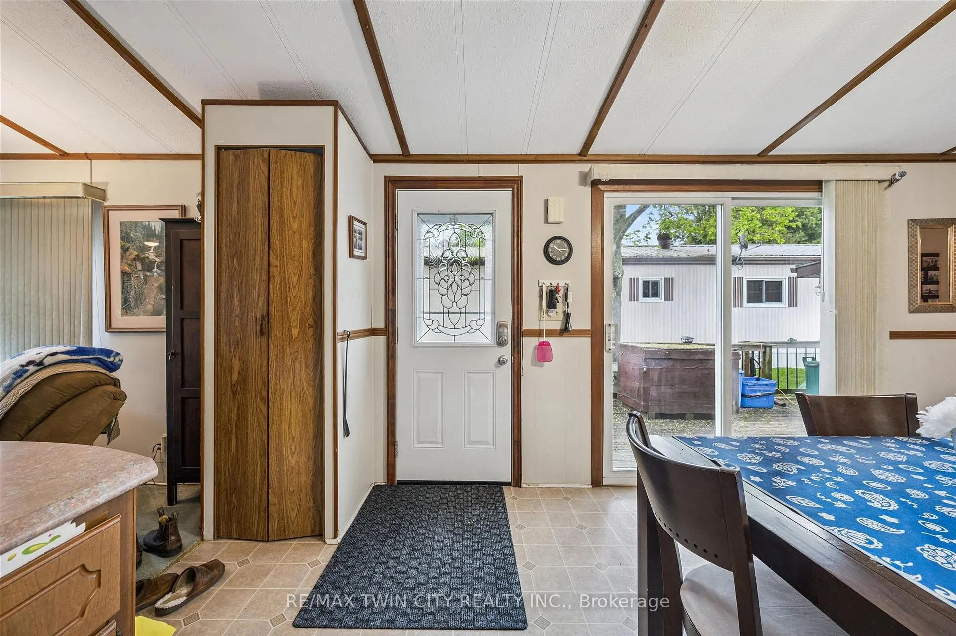 Photo 9 of 1294 8th Concession Road W, Hamilton, Rural Flamborough — HOMEH