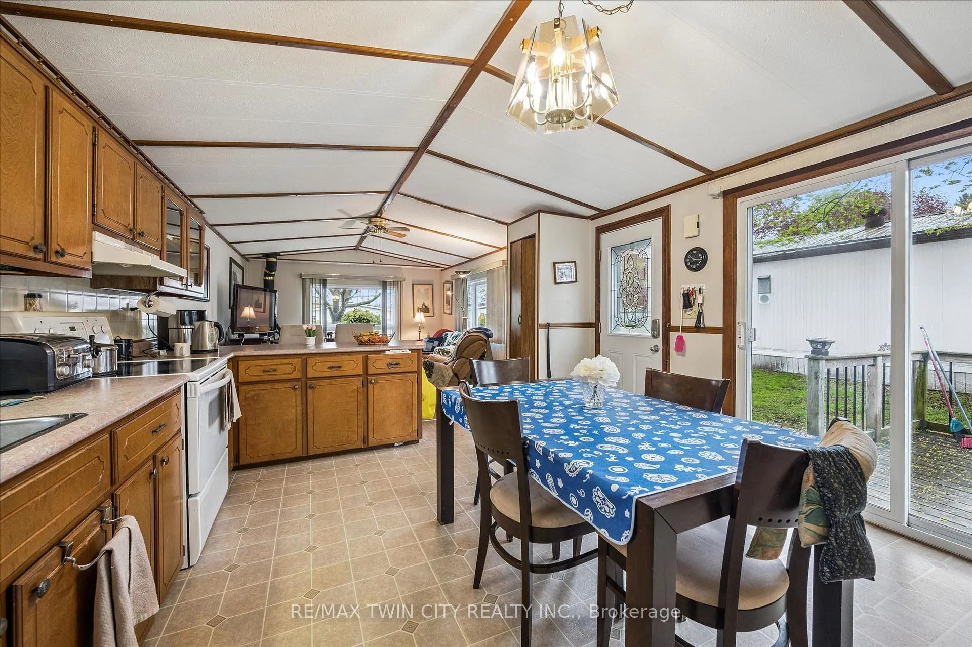 Photo 13 of 1294 8th Concession Road W, Hamilton, Rural Flamborough — HOMEH