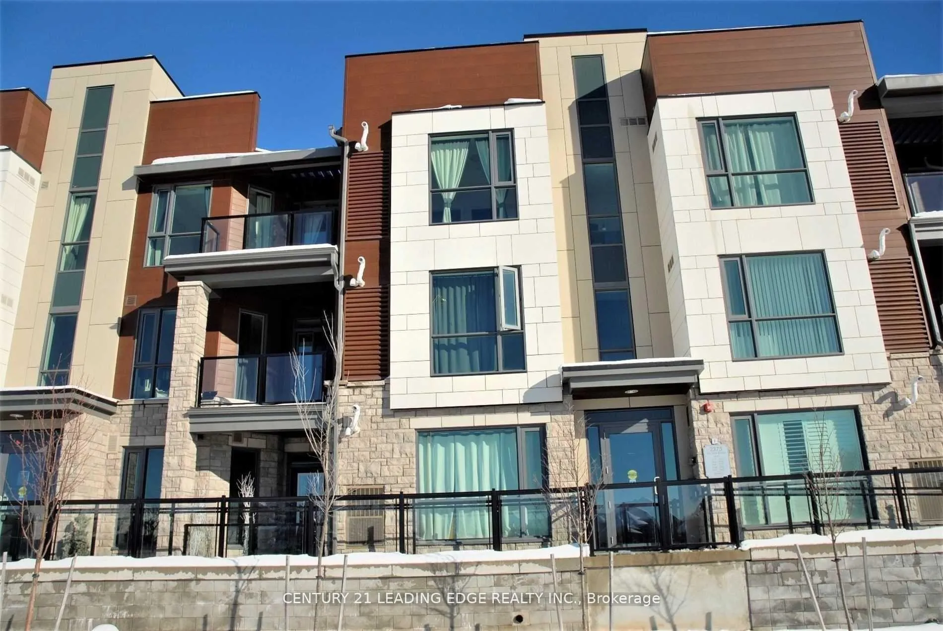 Photo 1 of Unit 305, 2375 Bronte Road W, Oakville, Westmount — HOMEH