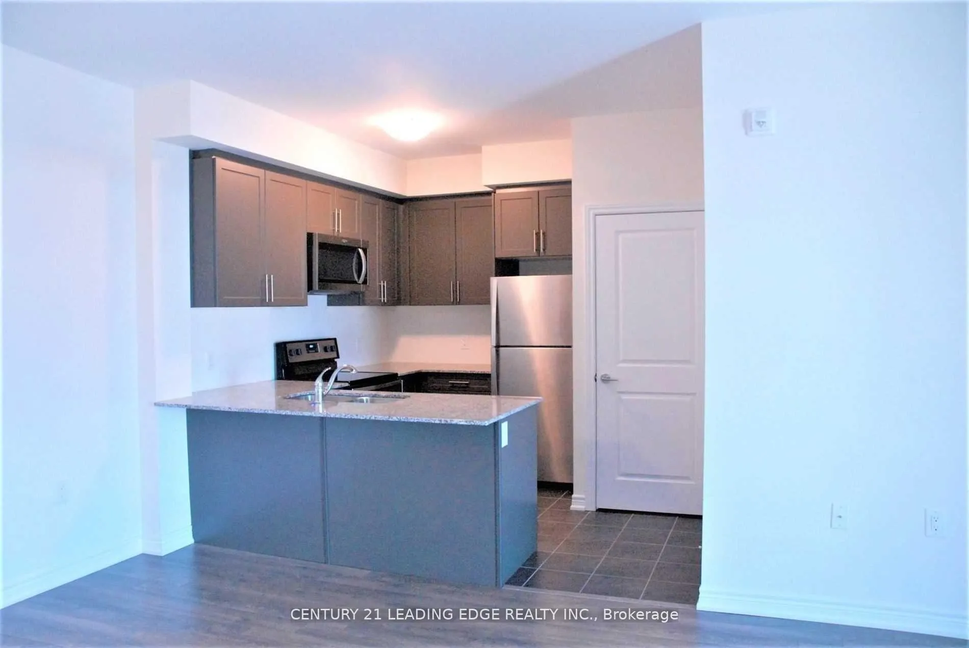 Photo 4 of Unit 305, 2375 Bronte Road W, Oakville, Westmount — HOMEH