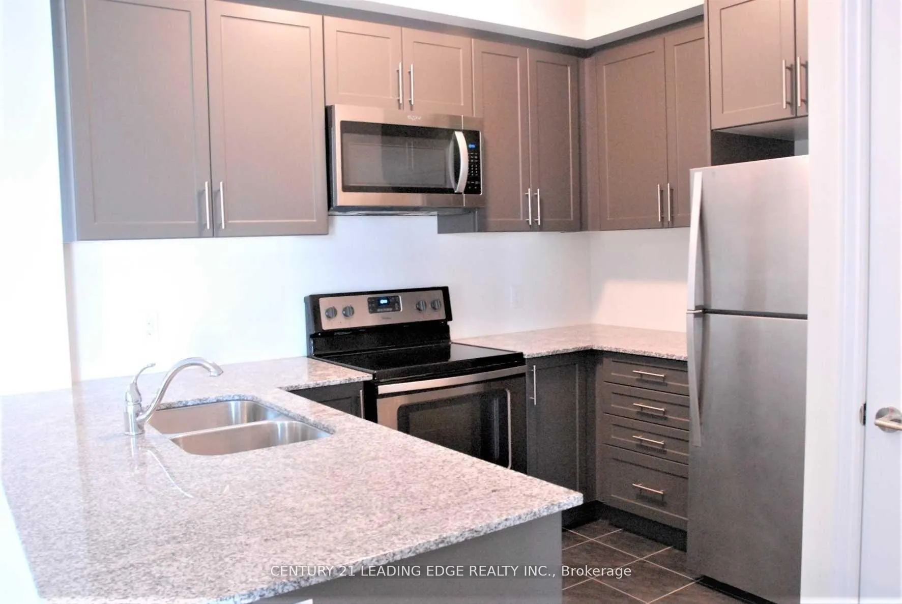 Photo 5 of Unit 305, 2375 Bronte Road W, Oakville, Westmount — HOMEH