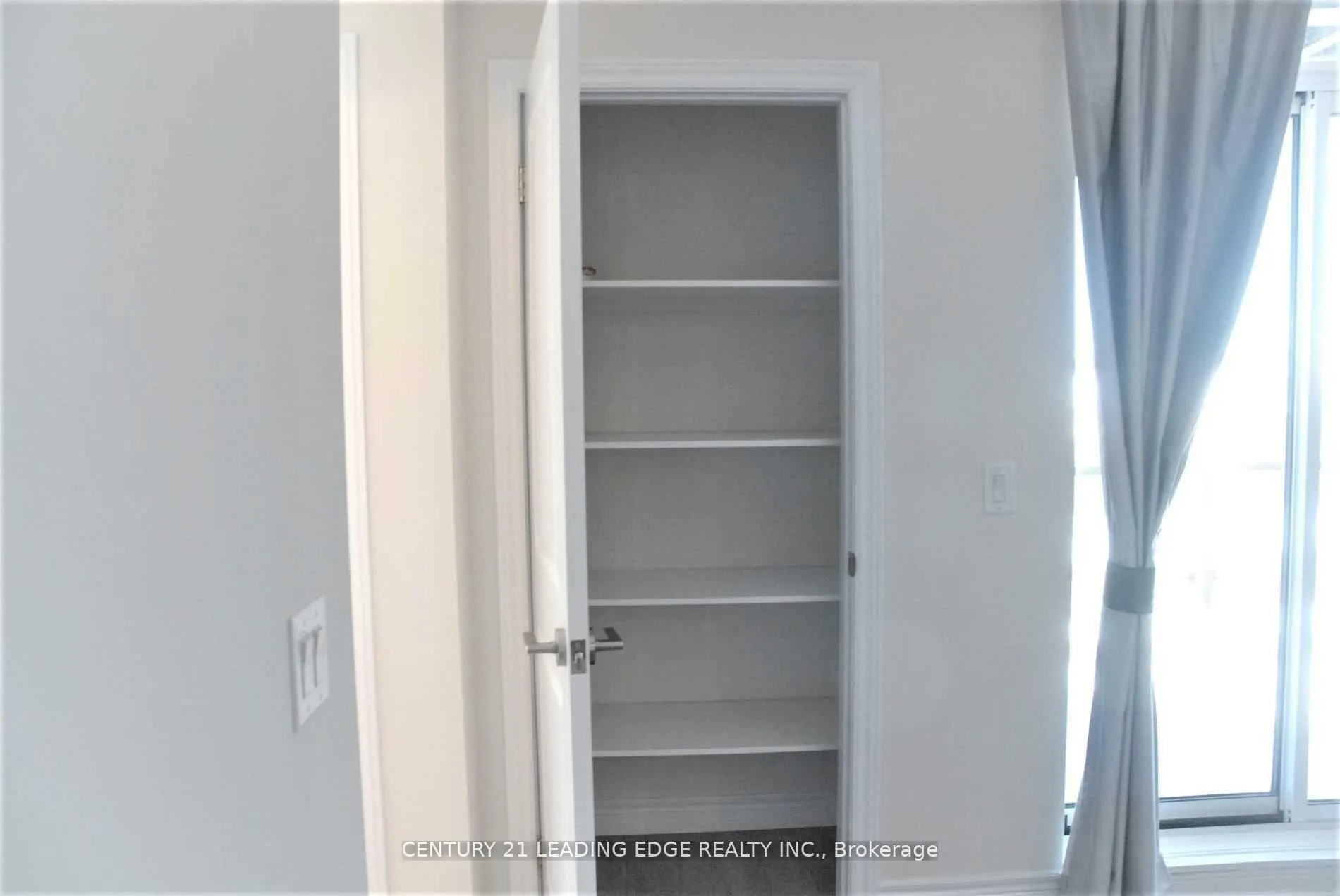 Photo 7 of Unit 305, 2375 Bronte Road W, Oakville, Westmount — HOMEH