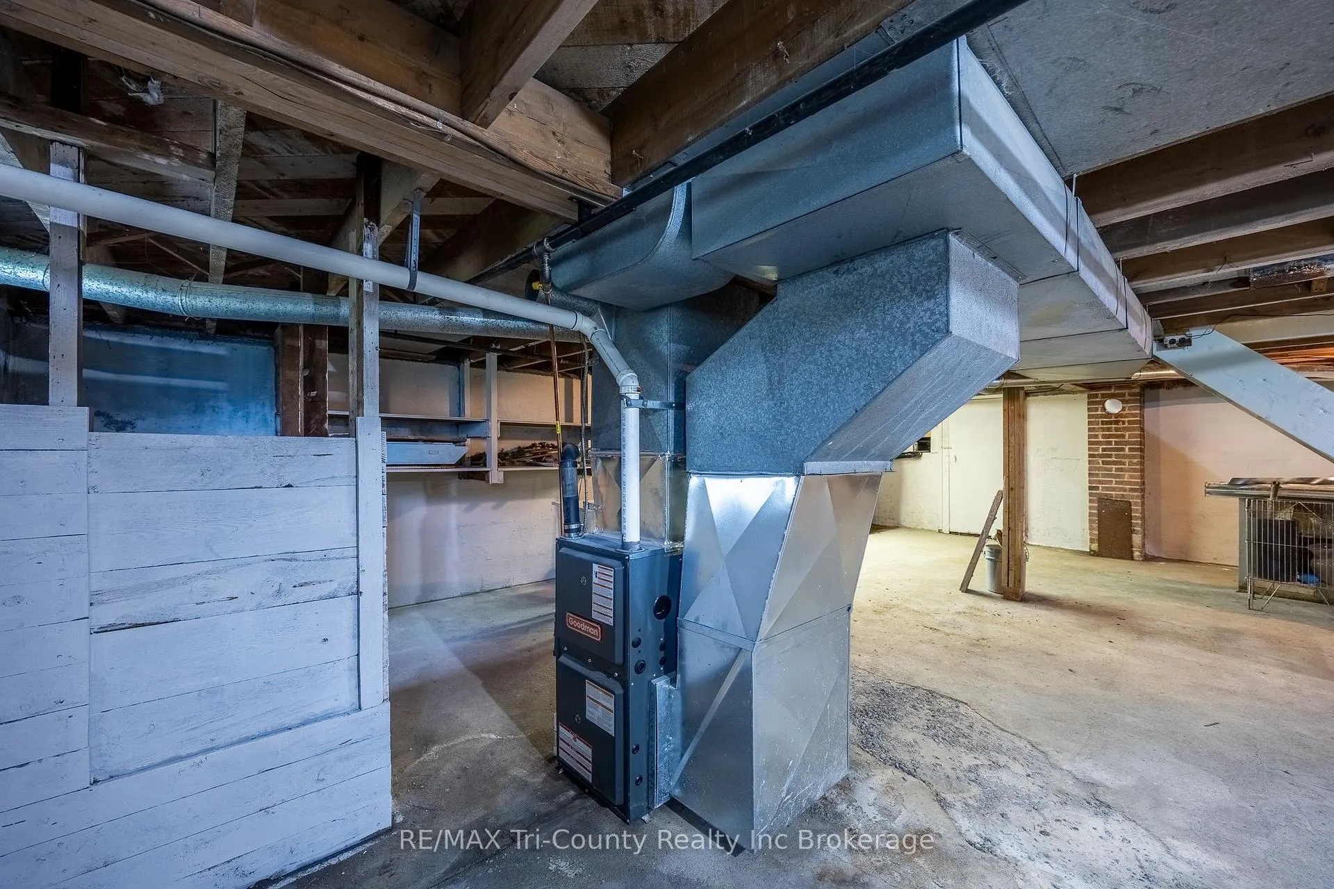 Photo 26 of 33 Wellington Street, Bayham, Port Burwell — HOMEH