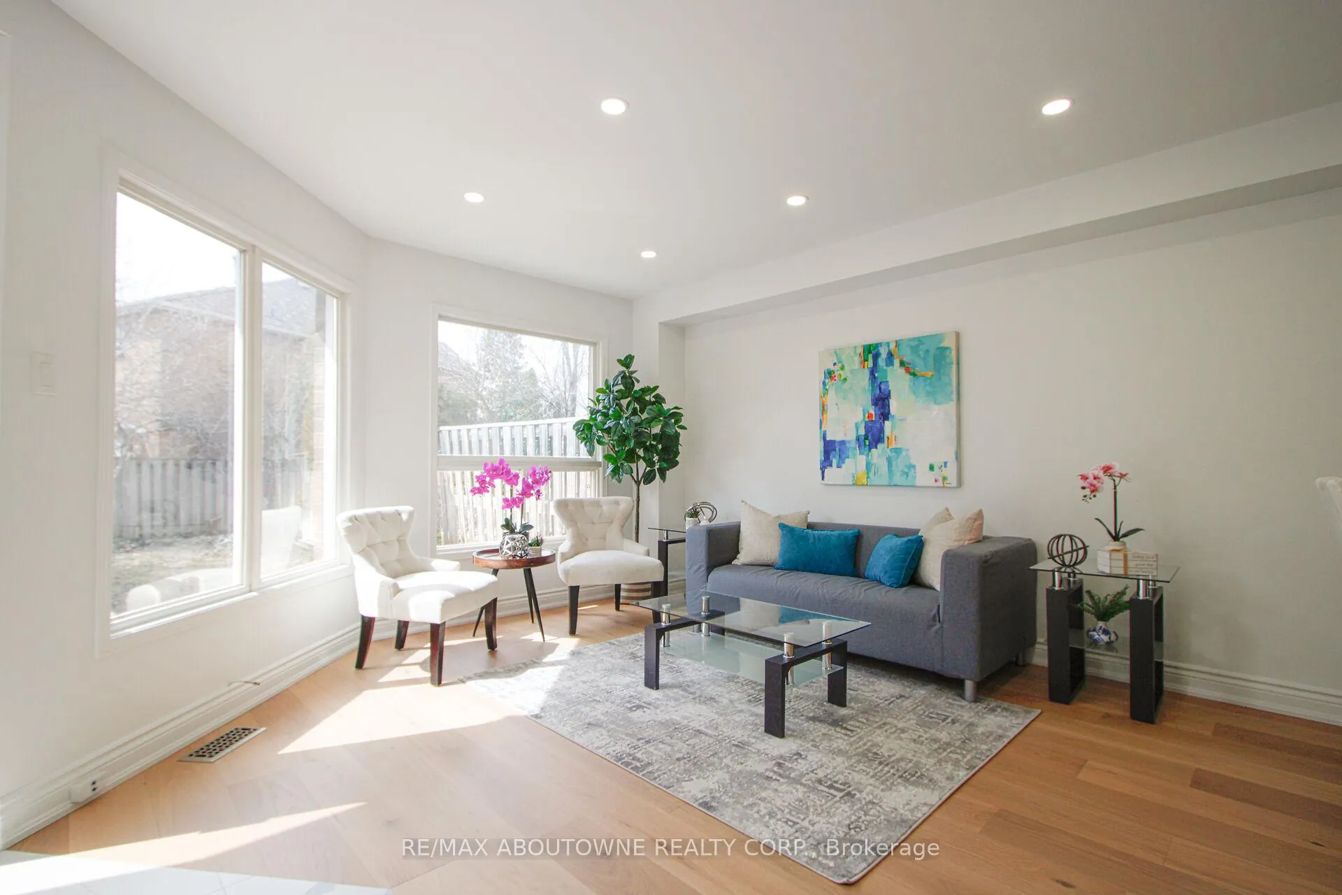Photo 3 of 1114 Lindsay Drive, Oakville, Glen Abbey — HOMEH