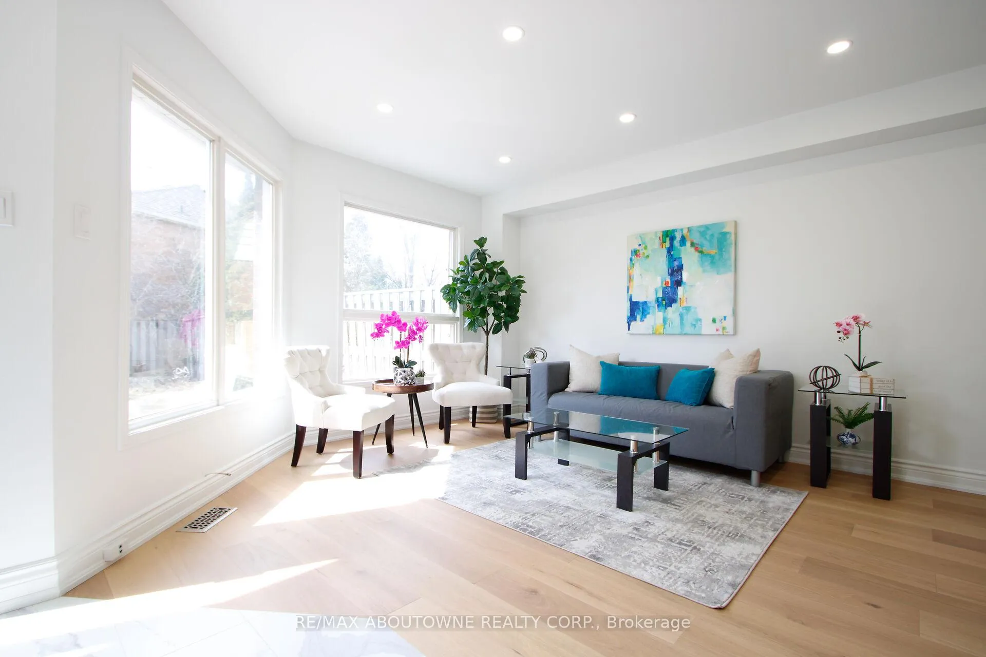 Photo 5 of 1114 Lindsay Drive, Oakville, Glen Abbey — HOMEH