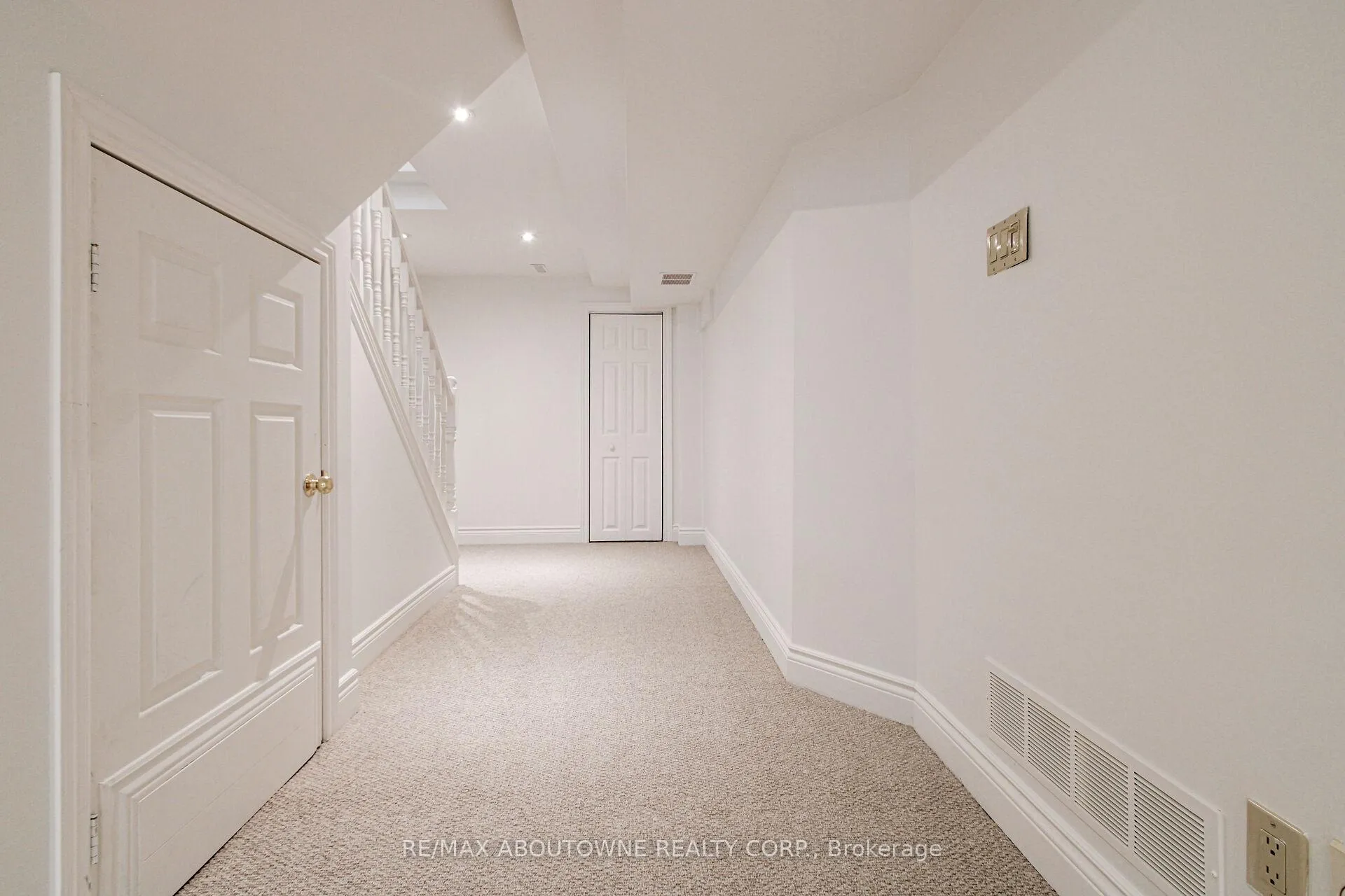 Photo 31 of 1114 Lindsay Drive, Oakville, Glen Abbey — HOMEH