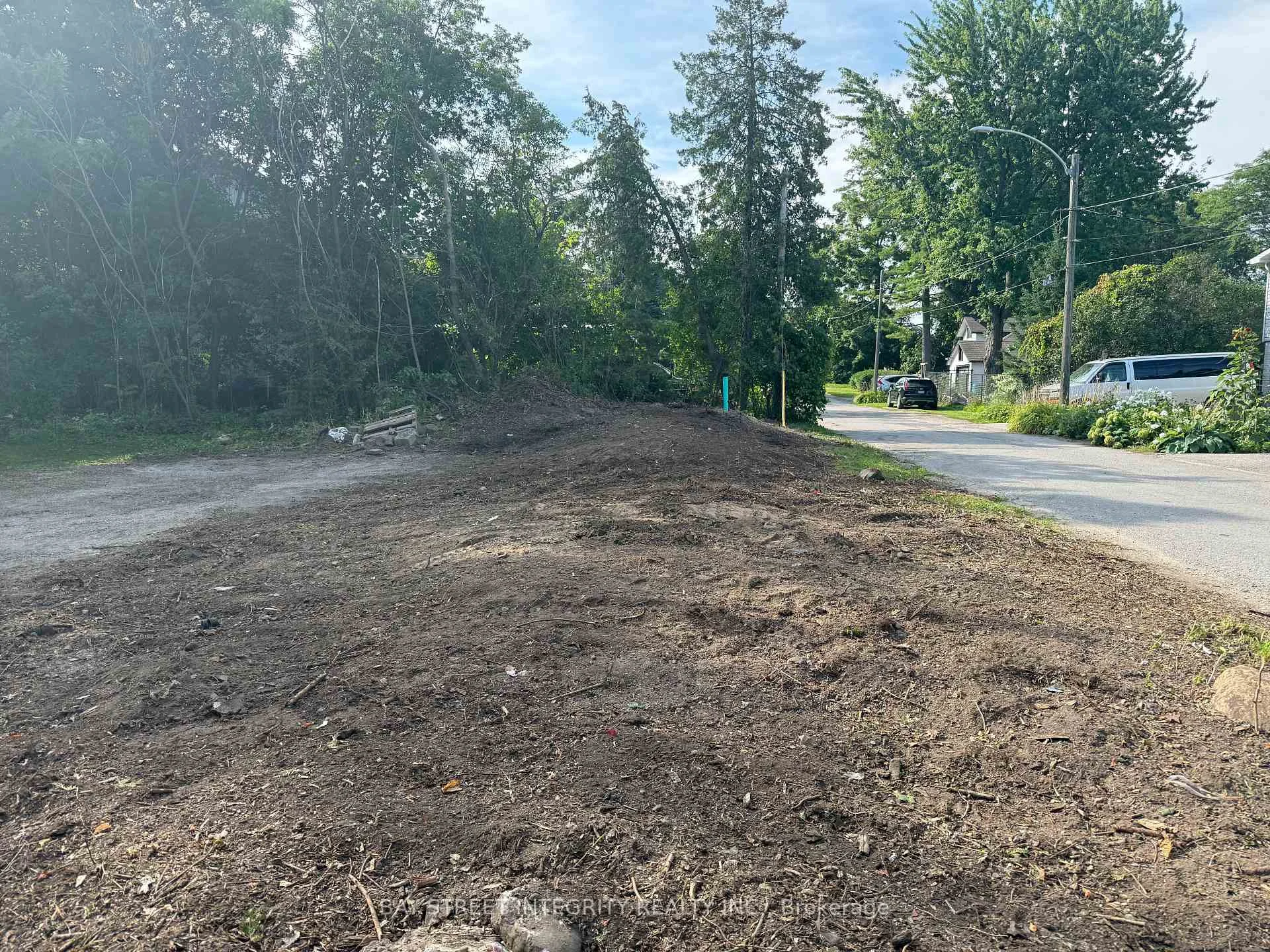 Photo 10 of 27 Thompson Drive, Georgina, Sutton & Jackson's Point — HOMEH