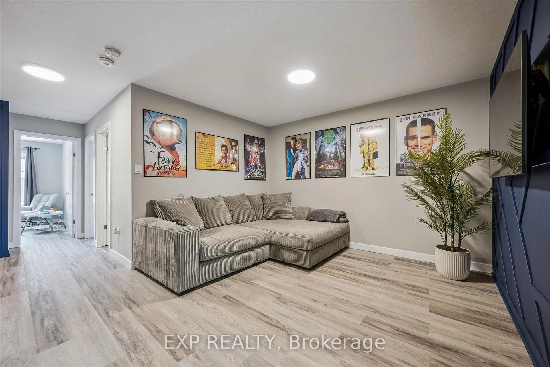Photo 16 of 907 Robert Ferrie Drive, Kitchener — HOMEH