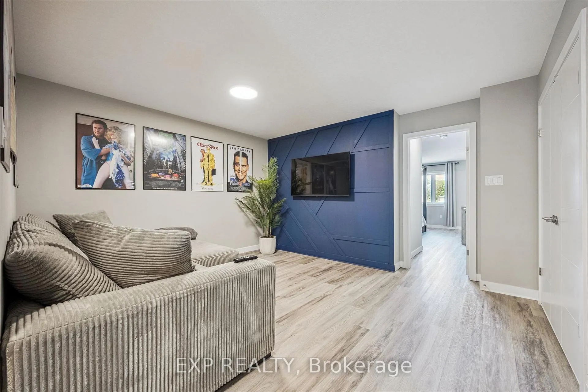 Photo 17 of 907 Robert Ferrie Drive, Kitchener — HOMEH