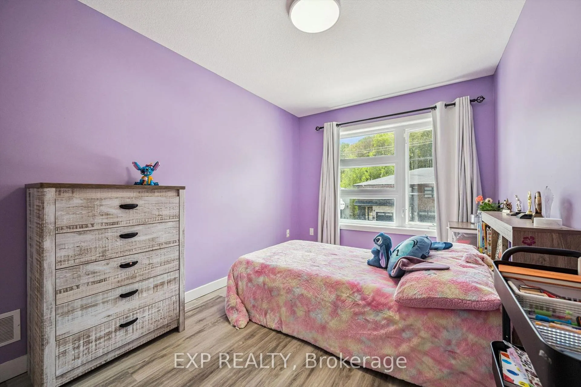 Photo 24 of 907 Robert Ferrie Drive, Kitchener — HOMEH