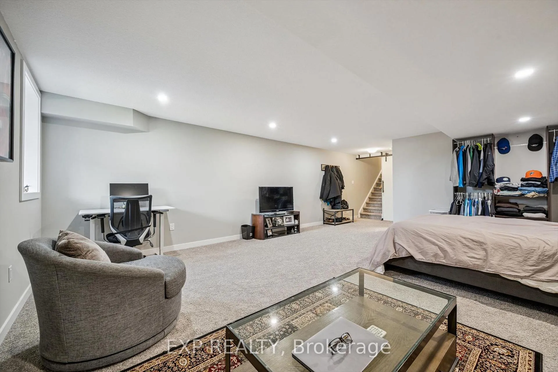 Photo 29 of 907 Robert Ferrie Drive, Kitchener — HOMEH