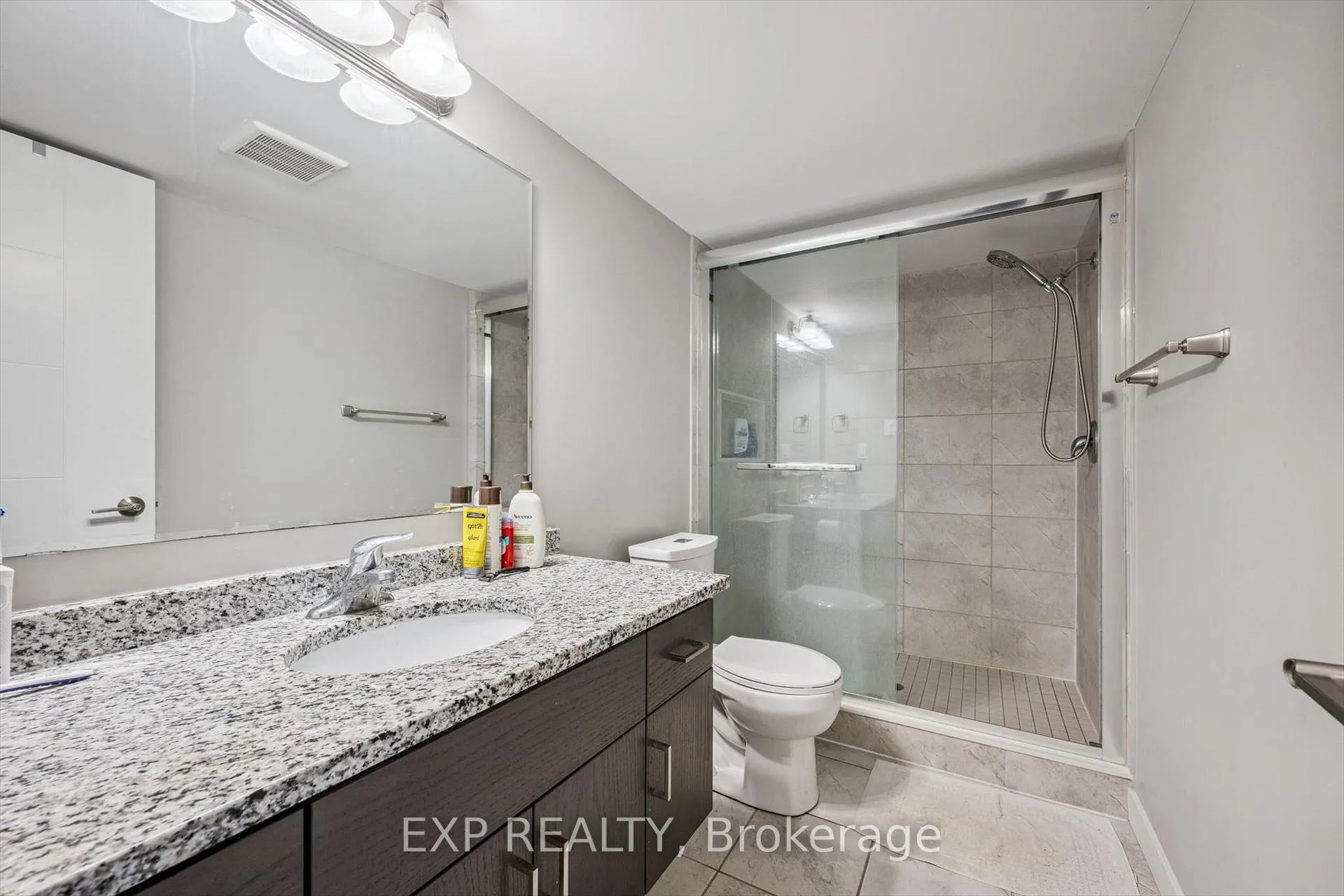 Photo 30 of 907 Robert Ferrie Drive, Kitchener — HOMEH