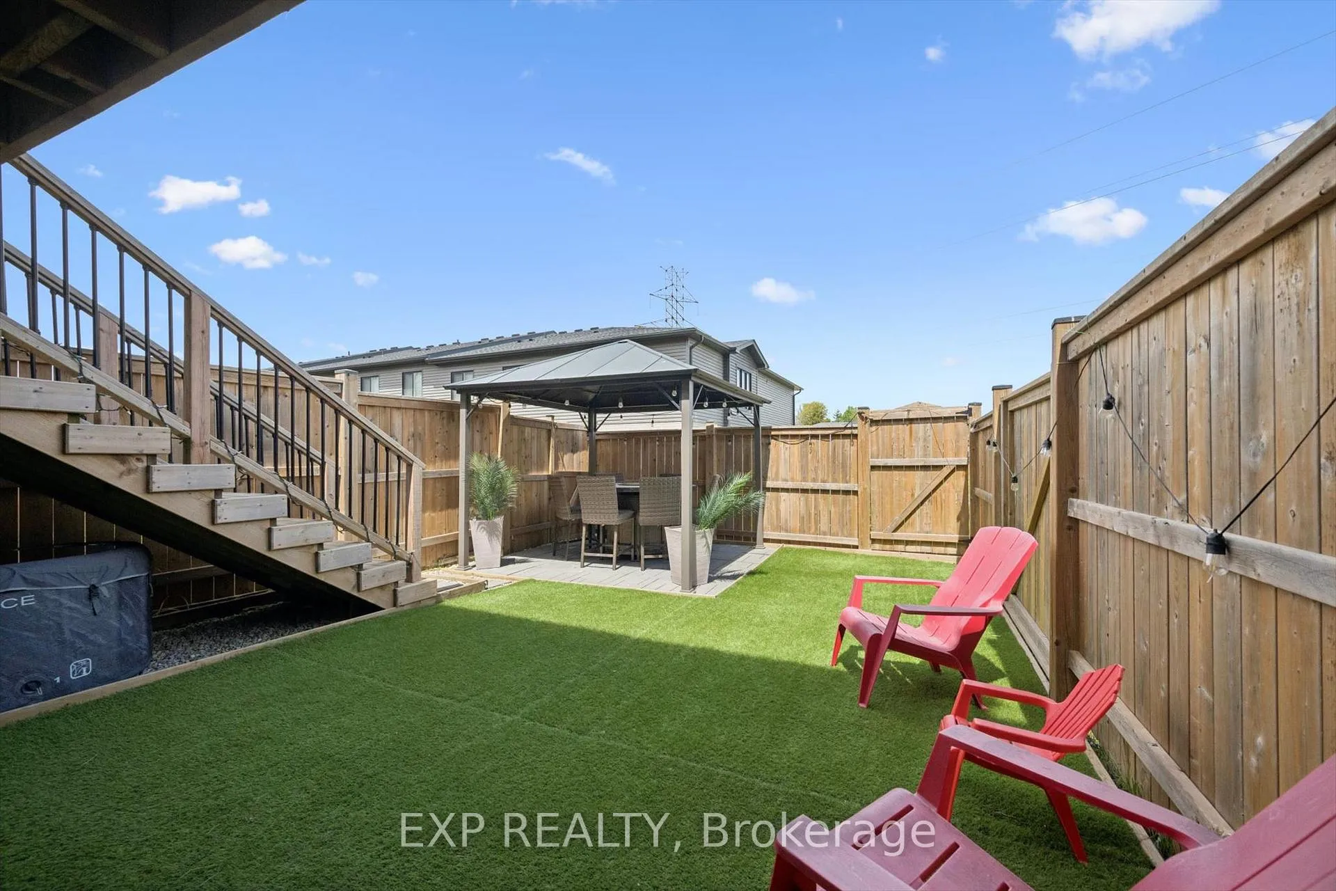 Photo 34 of 907 Robert Ferrie Drive, Kitchener — HOMEH
