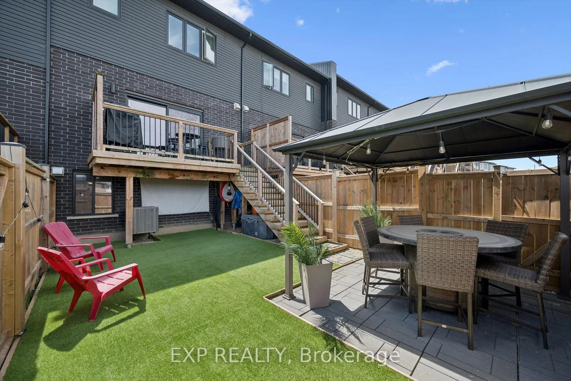 Photo 36 of 907 Robert Ferrie Drive, Kitchener — HOMEH