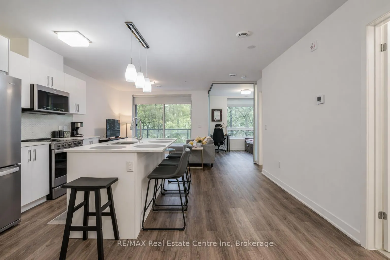 Photo 3 of Unit 501, 479 Charlton Avenue E, Hamilton, Stinson — HOMEH