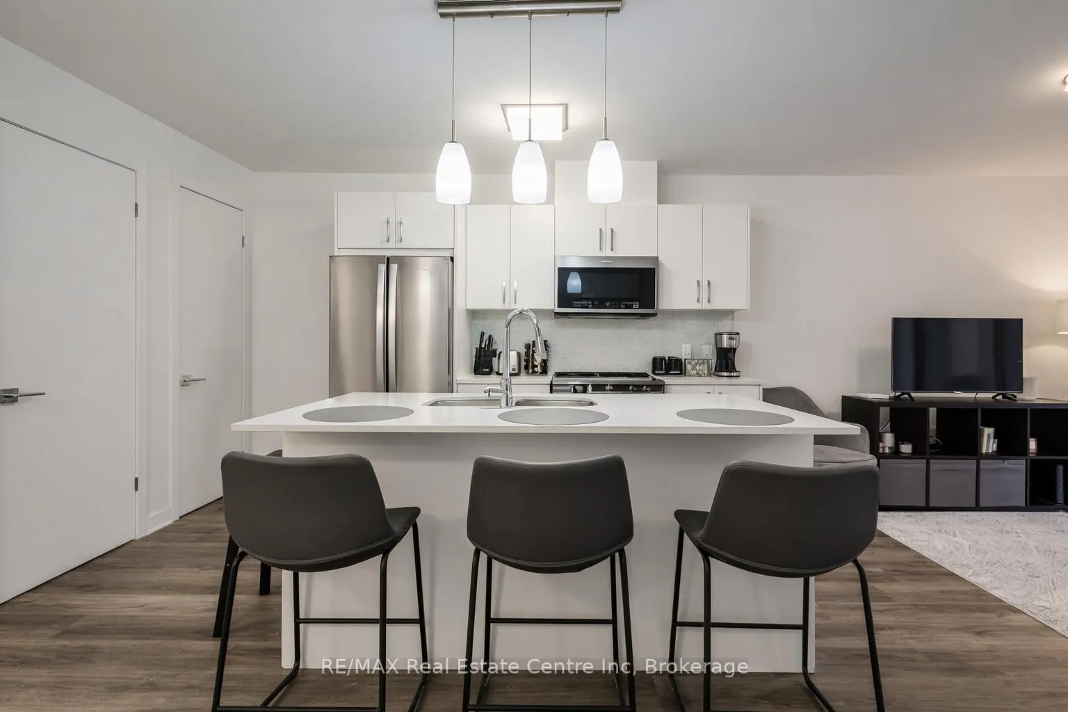 Photo 4 of Unit 501, 479 Charlton Avenue E, Hamilton, Stinson — HOMEH
