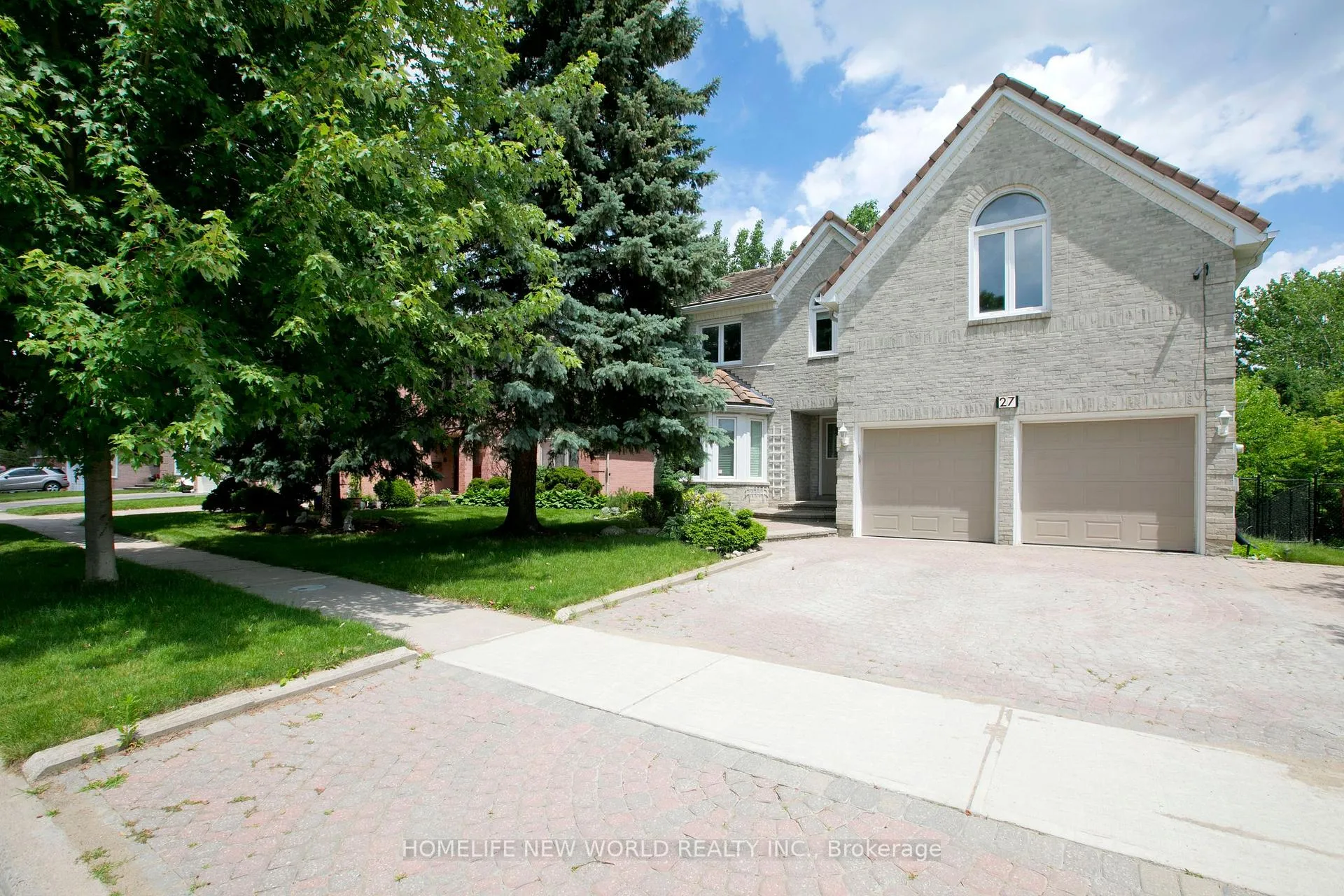 Photo 2 of 27 John Stiver Crescent, Markham, Buttonville — HOMEH