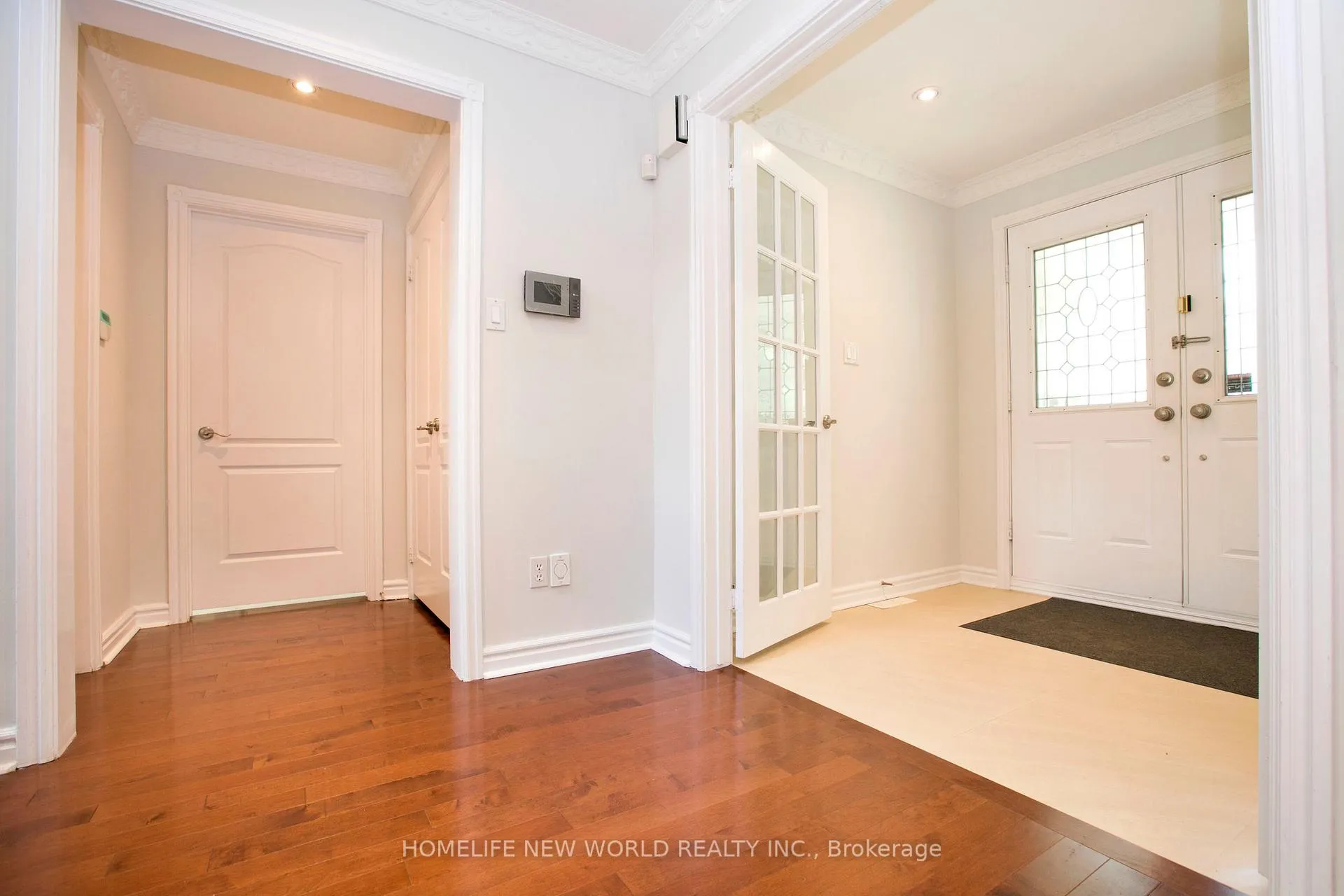Photo 3 of 27 John Stiver Crescent, Markham, Buttonville — HOMEH
