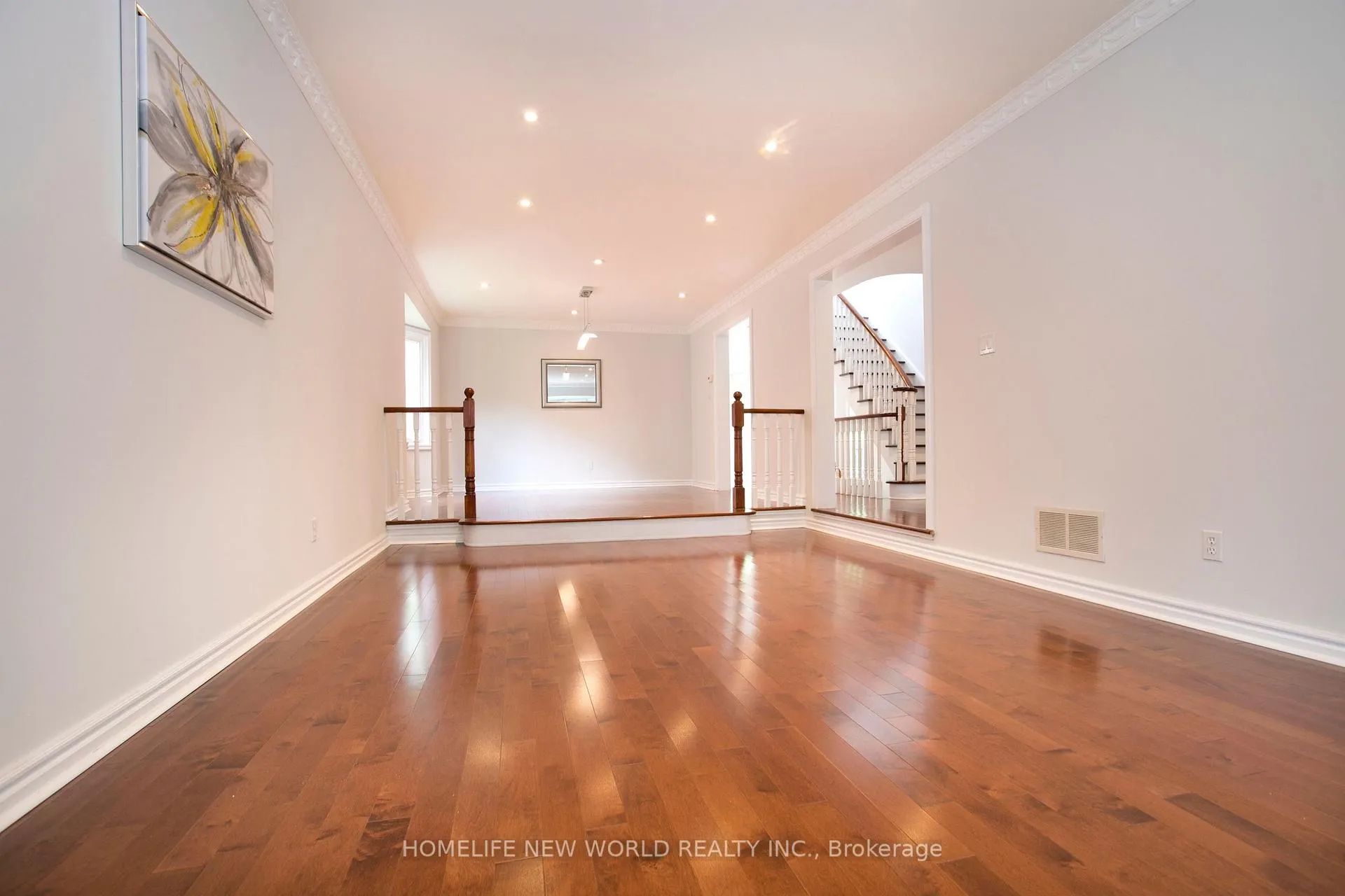 Photo 5 of 27 John Stiver Crescent, Markham, Buttonville — HOMEH