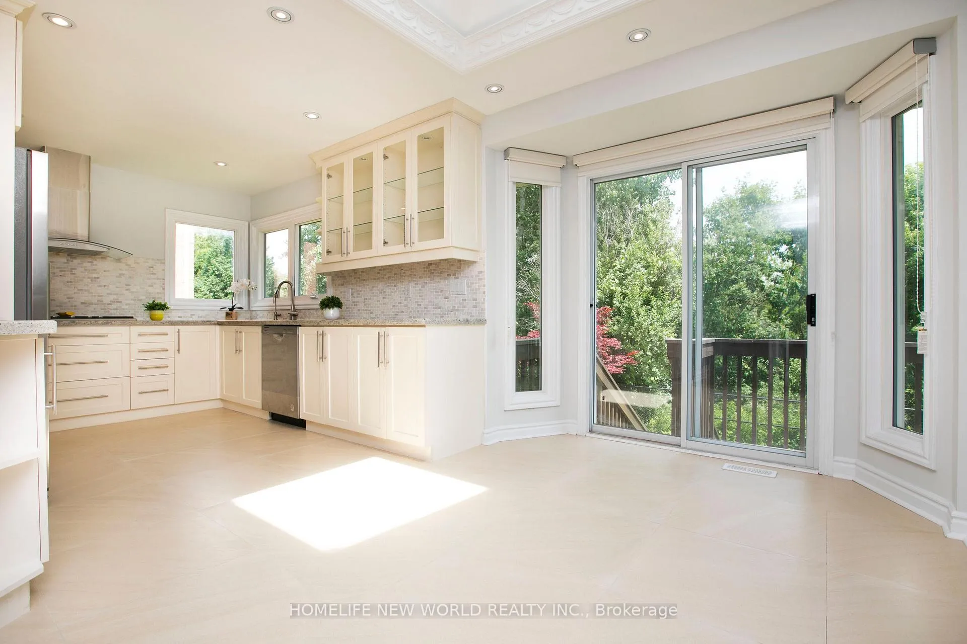 Photo 9 of 27 John Stiver Crescent, Markham, Buttonville — HOMEH