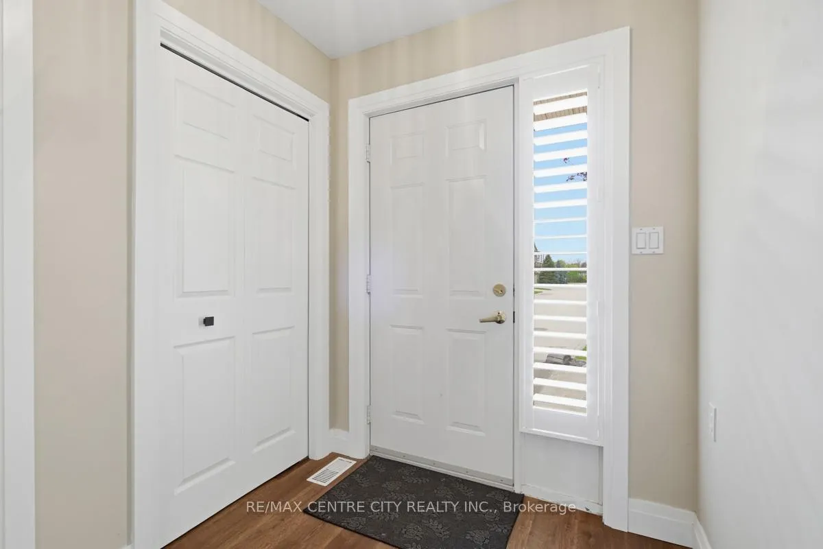 Photo 3 of 22 Ilderbrook Circle, Middlesex Centre, Ilderton — HOMEH