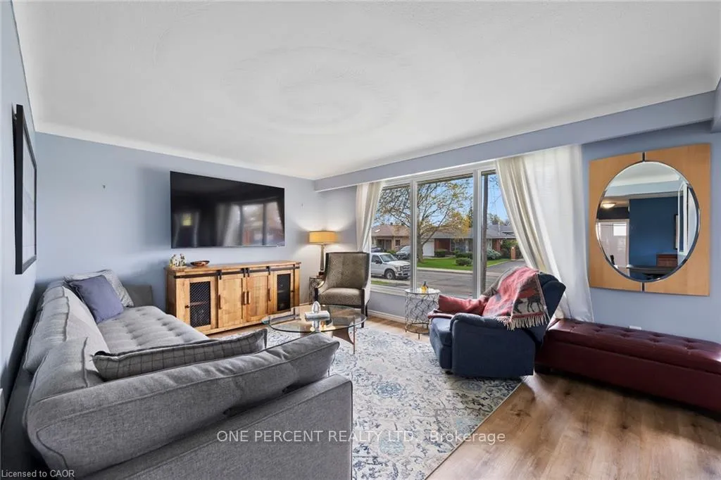 Photo 6 of 42 Atwater Crescent, Hamilton, Rolston — HOMEH