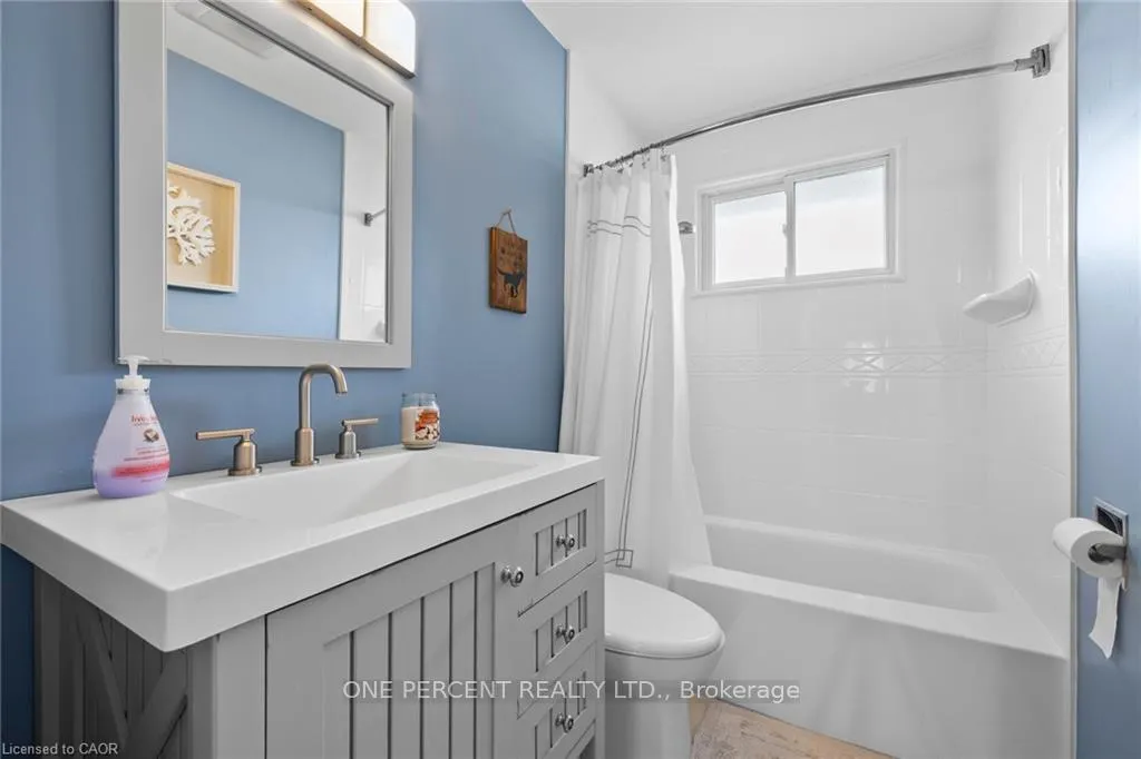 Photo 8 of 42 Atwater Crescent, Hamilton, Rolston — HOMEH