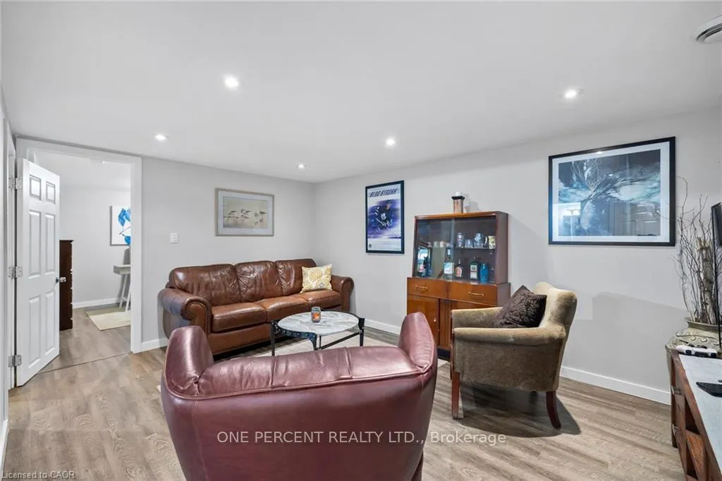 Photo 14 of 42 Atwater Crescent, Hamilton, Rolston — HOMEH