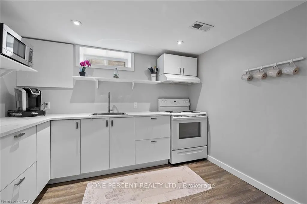 Photo 15 of 42 Atwater Crescent, Hamilton, Rolston — HOMEH