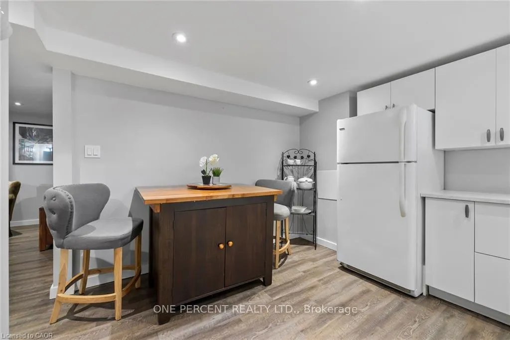 Photo 16 of 42 Atwater Crescent, Hamilton, Rolston — HOMEH