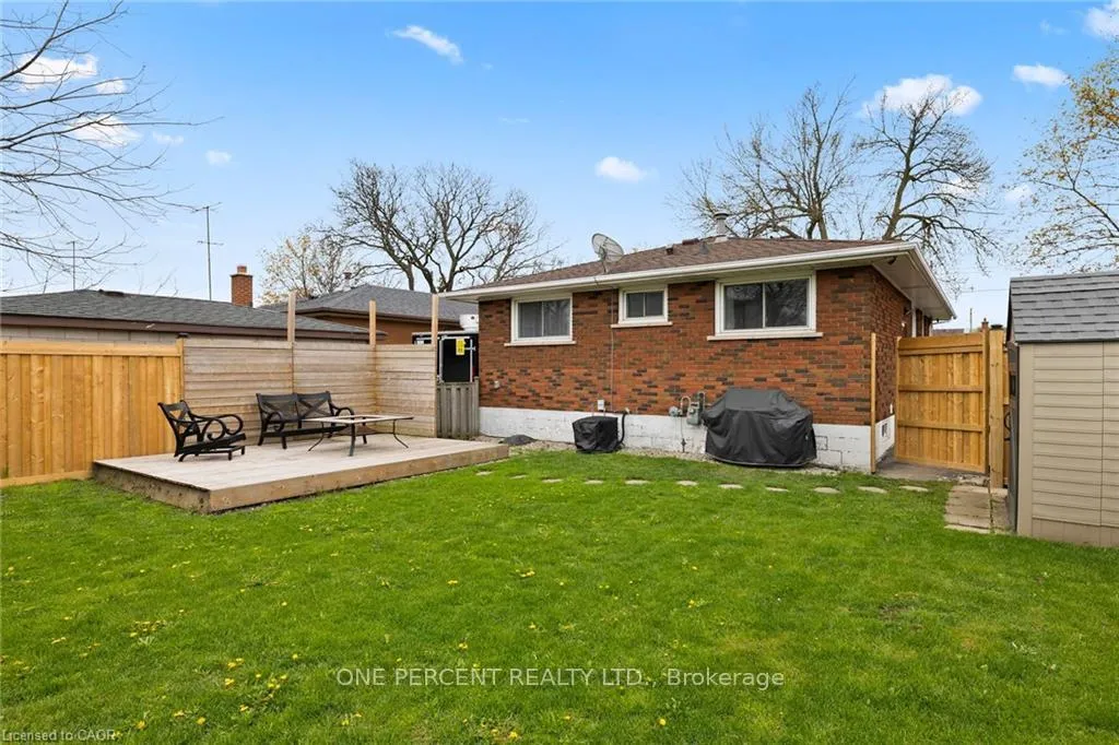 Photo 21 of 42 Atwater Crescent, Hamilton, Rolston — HOMEH