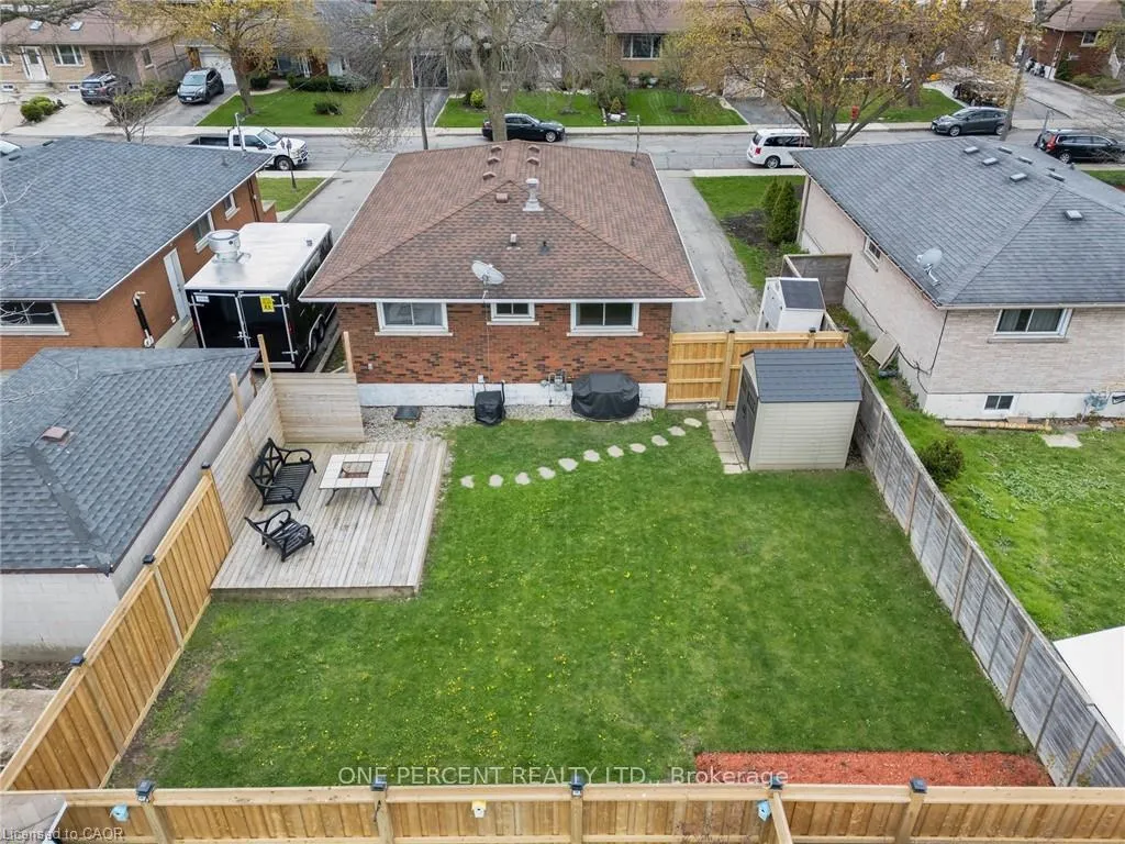 Photo 23 of 42 Atwater Crescent, Hamilton, Rolston — HOMEH