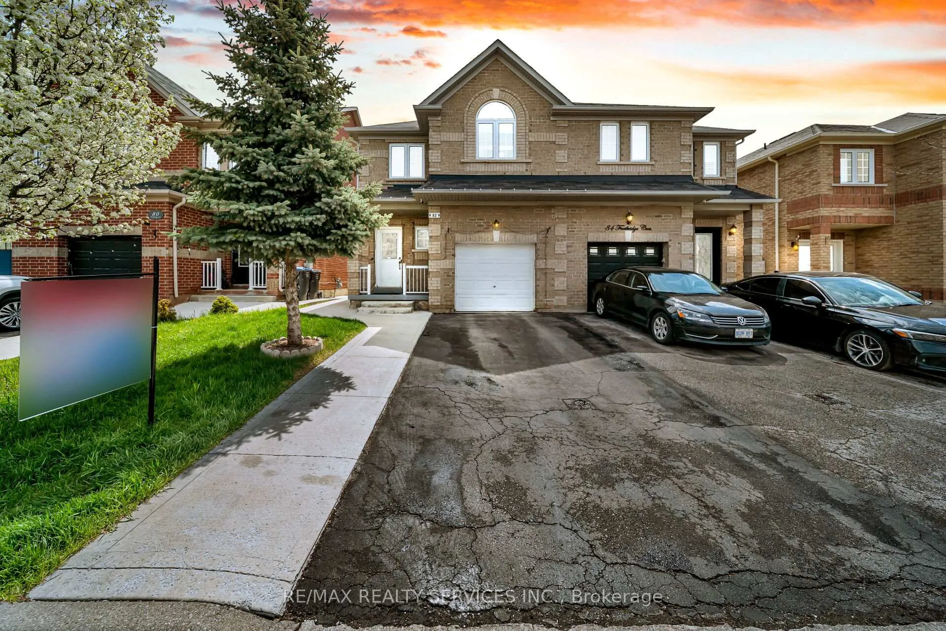 Photo 2 of 82 Footbridge Crescent, Brampton, Sandringham-Wellington — HOMEH