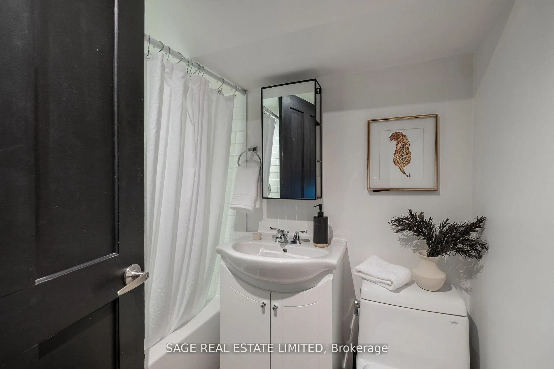 Photo 22 of 438 Sumach Street, Toronto, Cabbagetown-South St. James Town — HOMEH