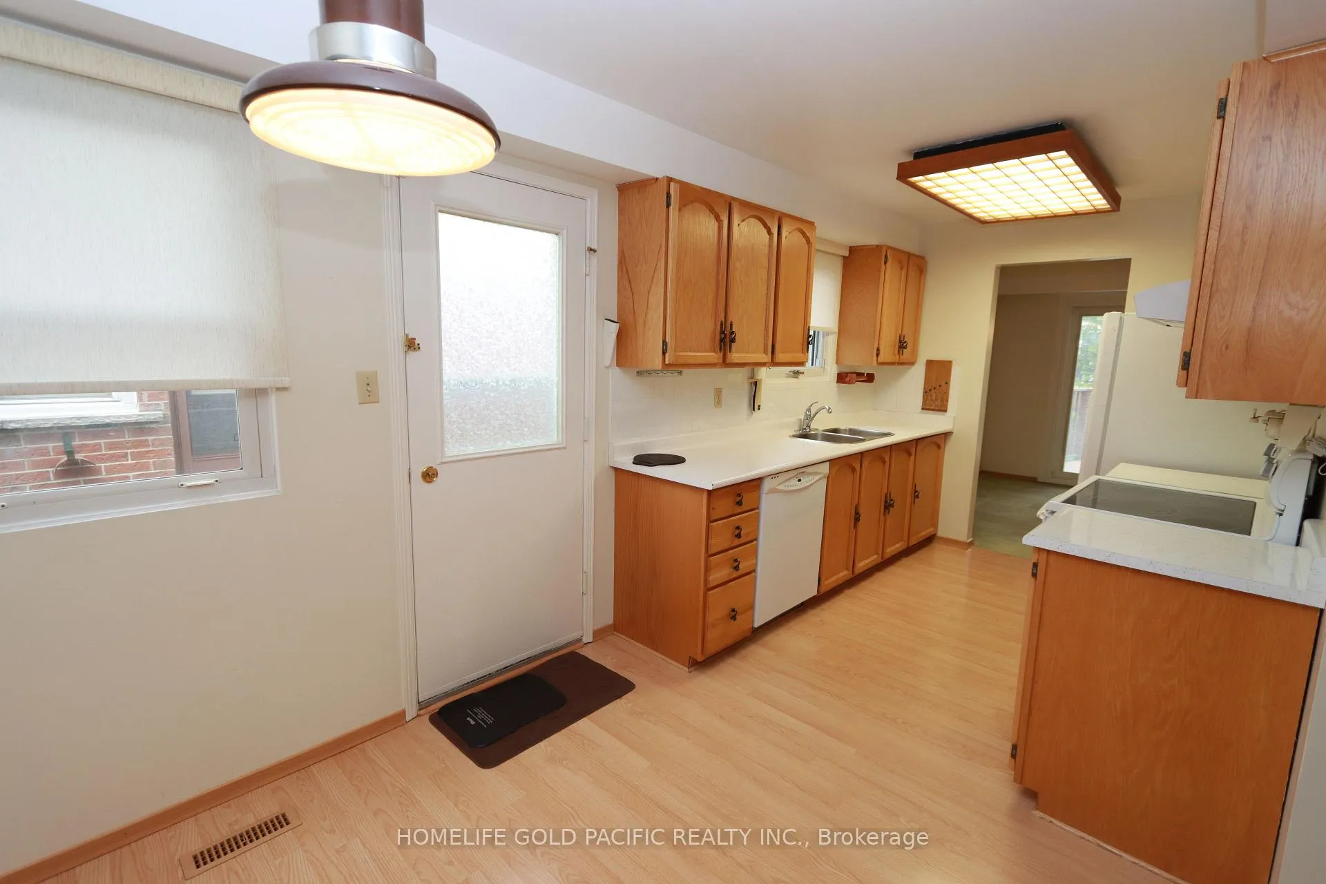 Photo 13 of 74 Belinda Square, Scarborough, Steeles — HOMEH