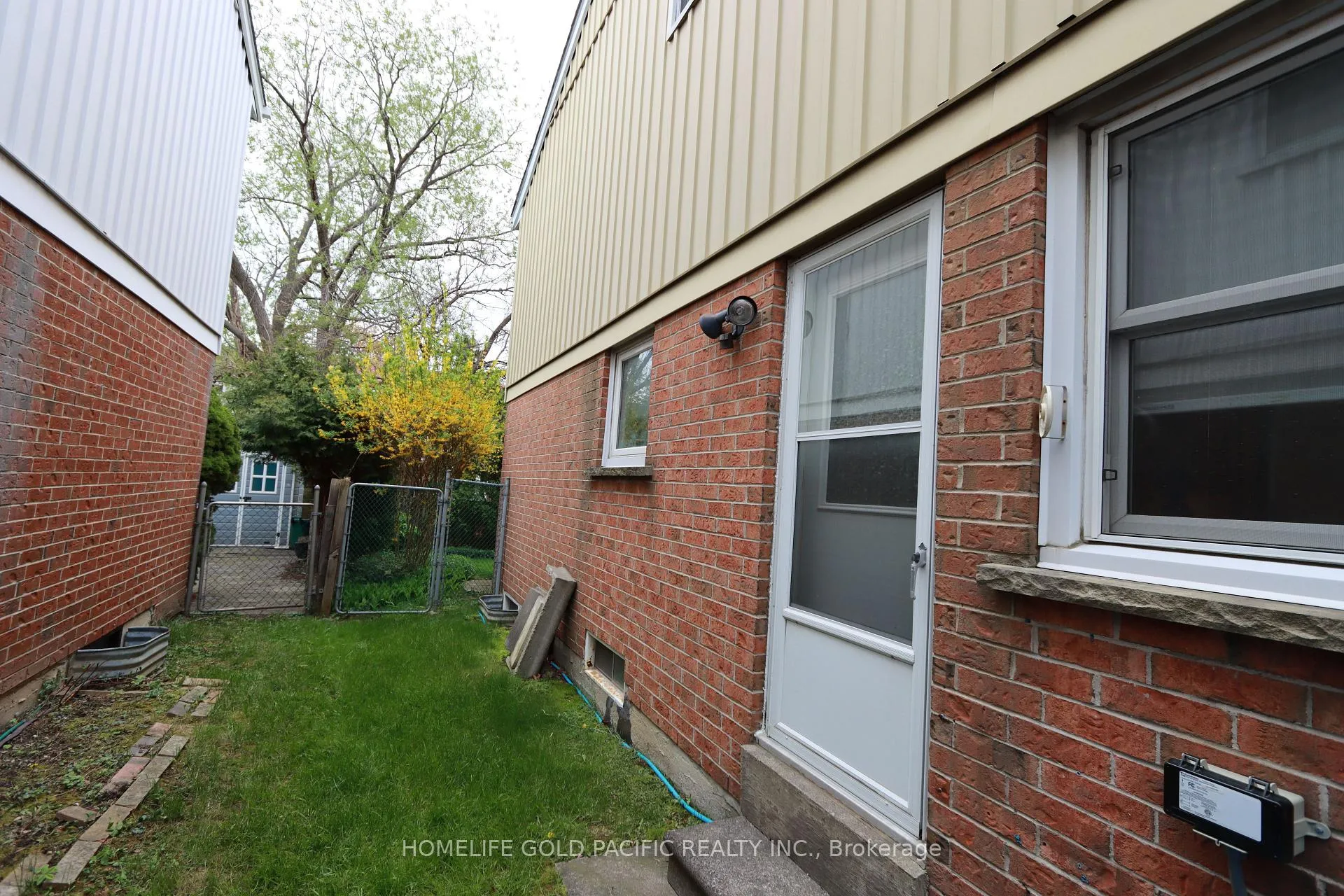 Photo 46 of 74 Belinda Square, Scarborough, Steeles — HOMEH