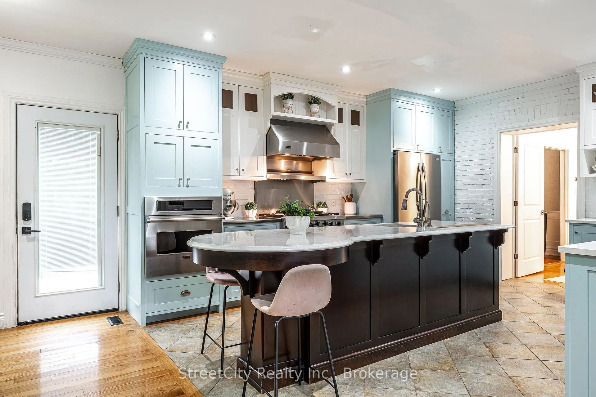 Photo 6 of 18 Waterloo Street N, Stratford — HOMEH