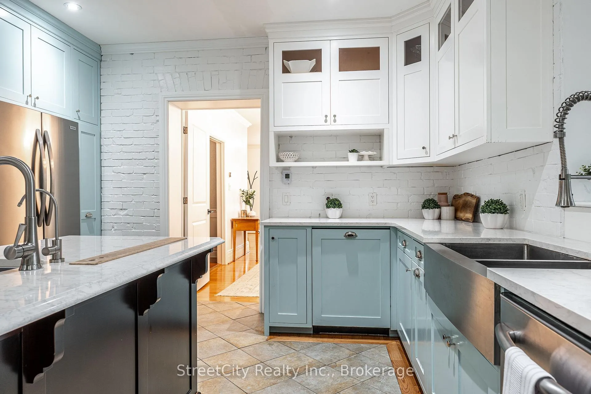 Photo 8 of 18 Waterloo Street N, Stratford — HOMEH