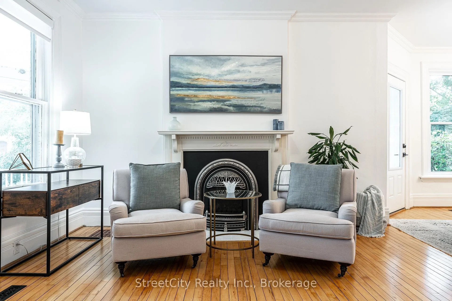 Photo 14 of 18 Waterloo Street N, Stratford — HOMEH