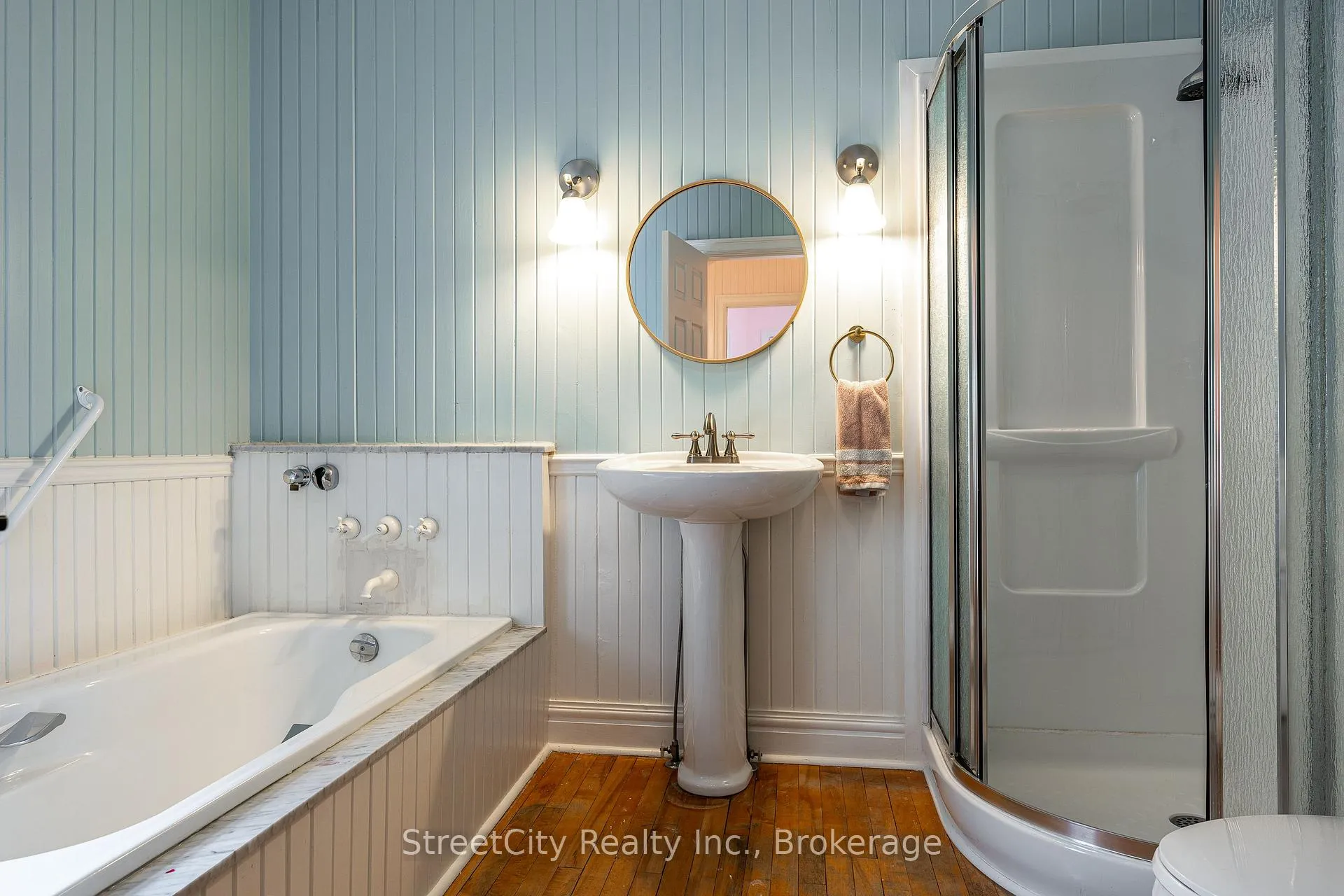 Photo 28 of 18 Waterloo Street N, Stratford — HOMEH