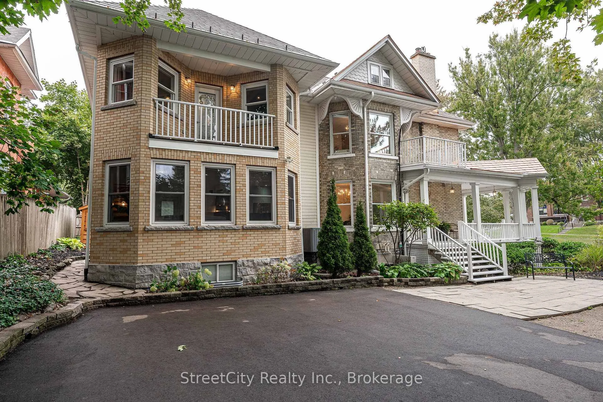Photo 33 of 18 Waterloo Street N, Stratford — HOMEH