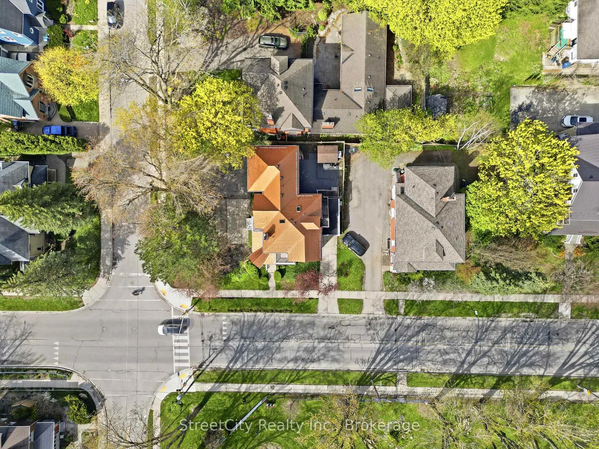 Photo 35 of 18 Waterloo Street N, Stratford — HOMEH