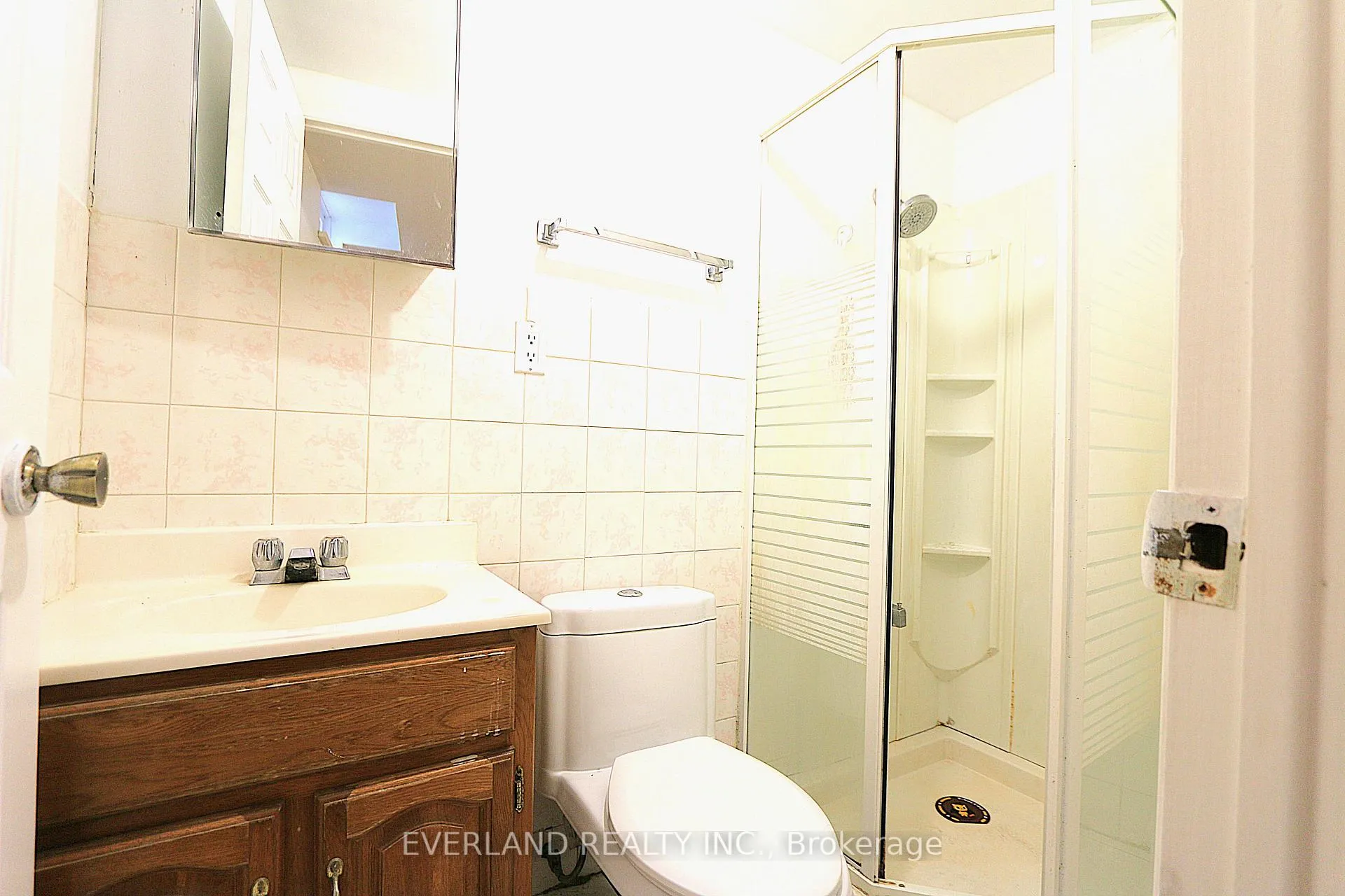 Photo 5 of 47 Jimston Drive, Markham, Milliken Mills East — HOMEH