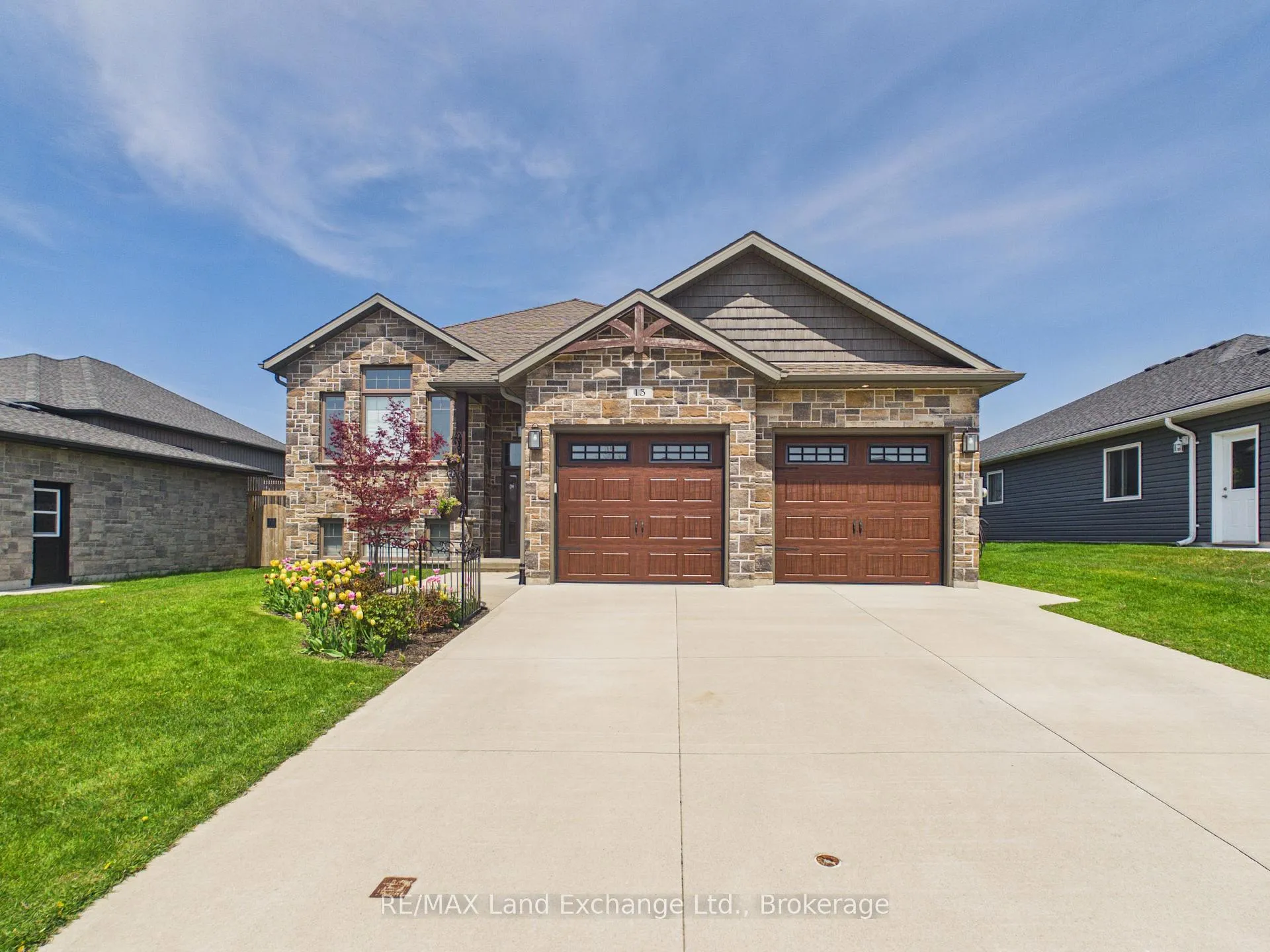 Photo 1 of 13 Lakefield Drive, Kincardine — HOMEH