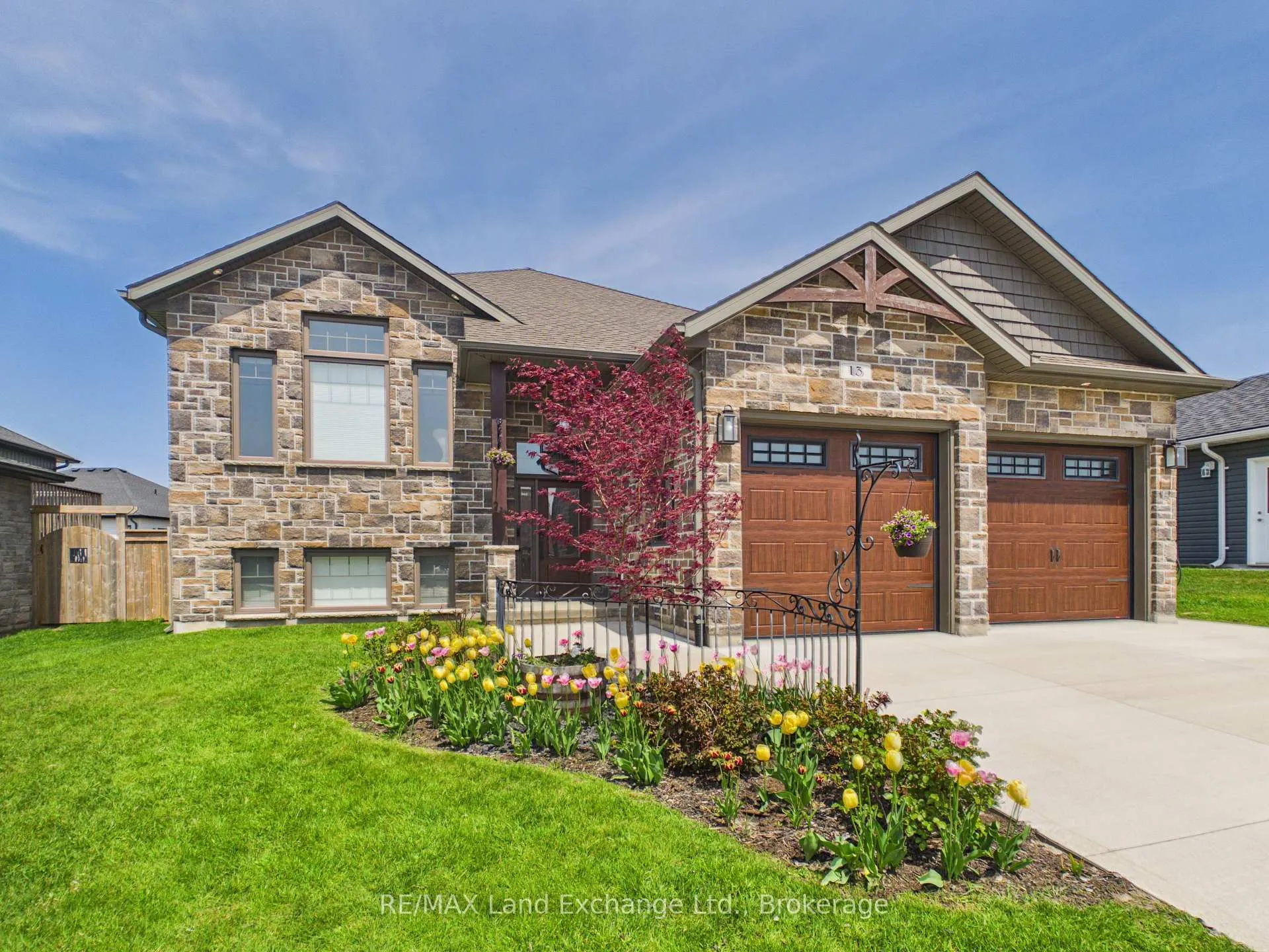Photo 3 of 13 Lakefield Drive, Kincardine — HOMEH