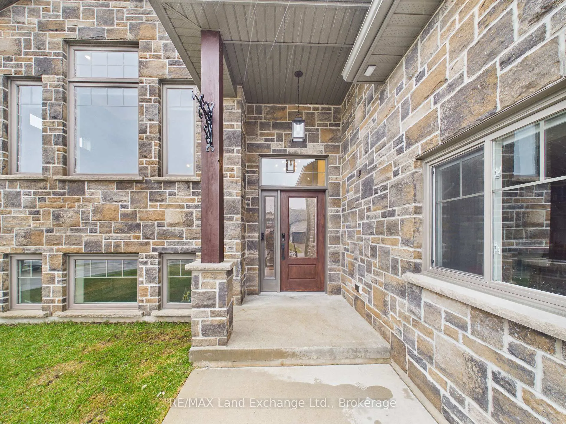 Photo 4 of 13 Lakefield Drive, Kincardine — HOMEH