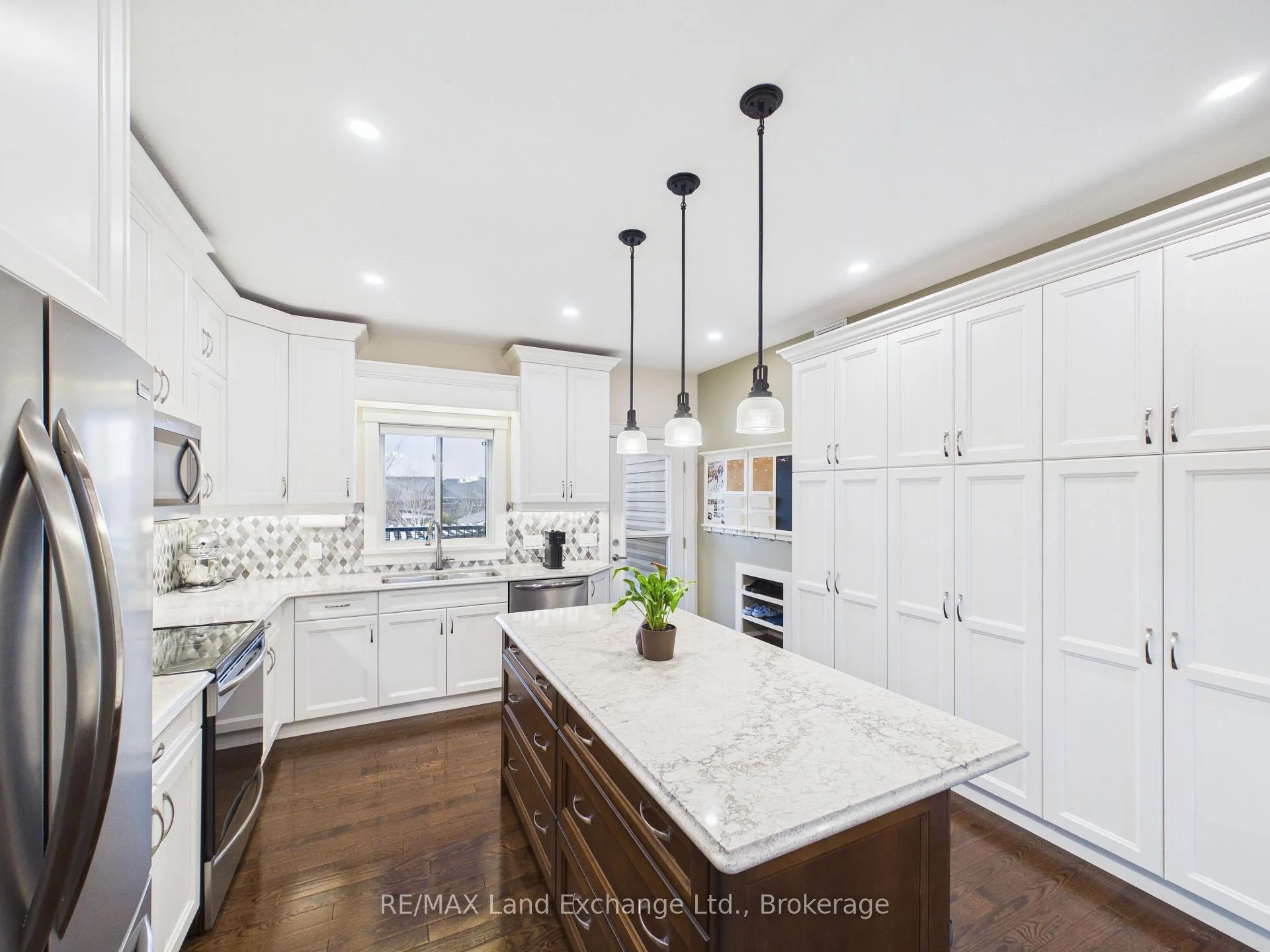 Photo 11 of 13 Lakefield Drive, Kincardine — HOMEH