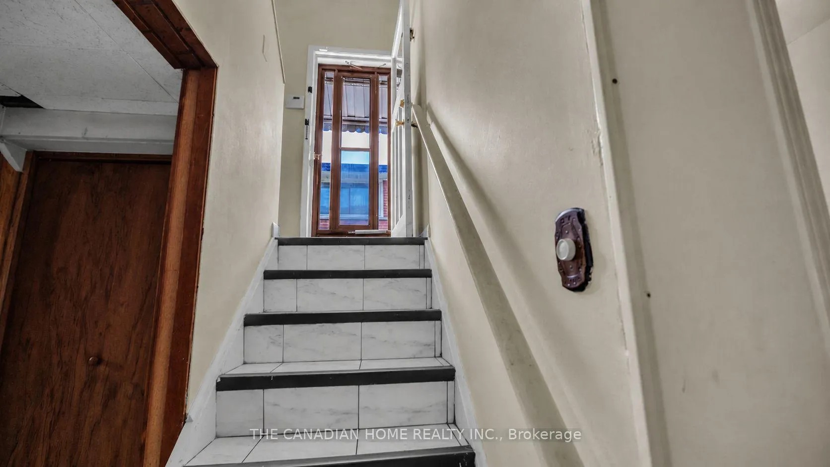 Photo 12 of 196 Tuxedo Ave, Hamilton, Delta — HOMEH